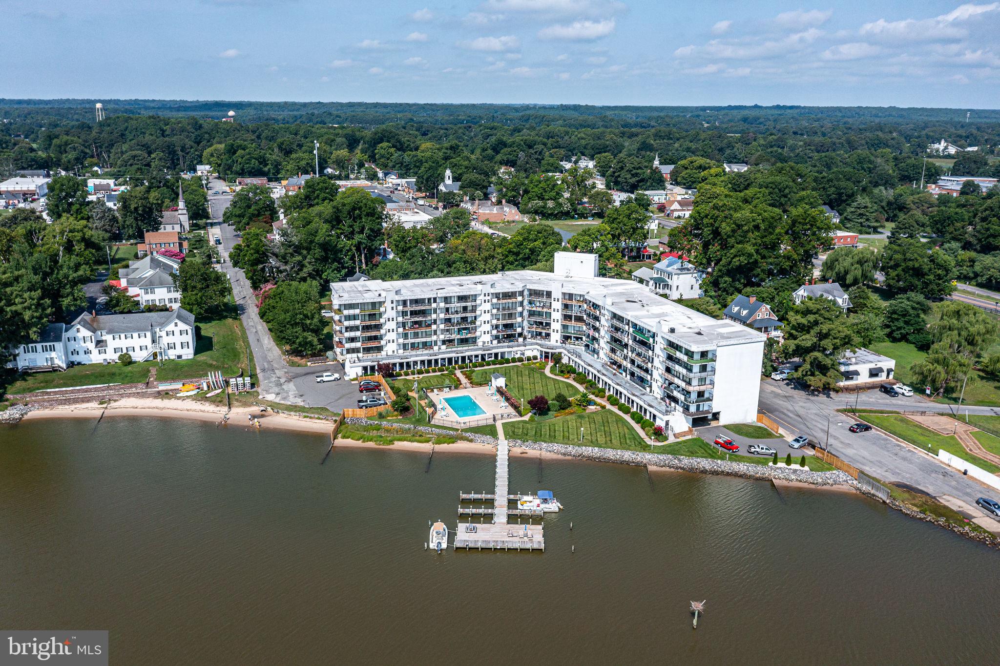 RIVERSIDE CONDOMINIUMS - Residential