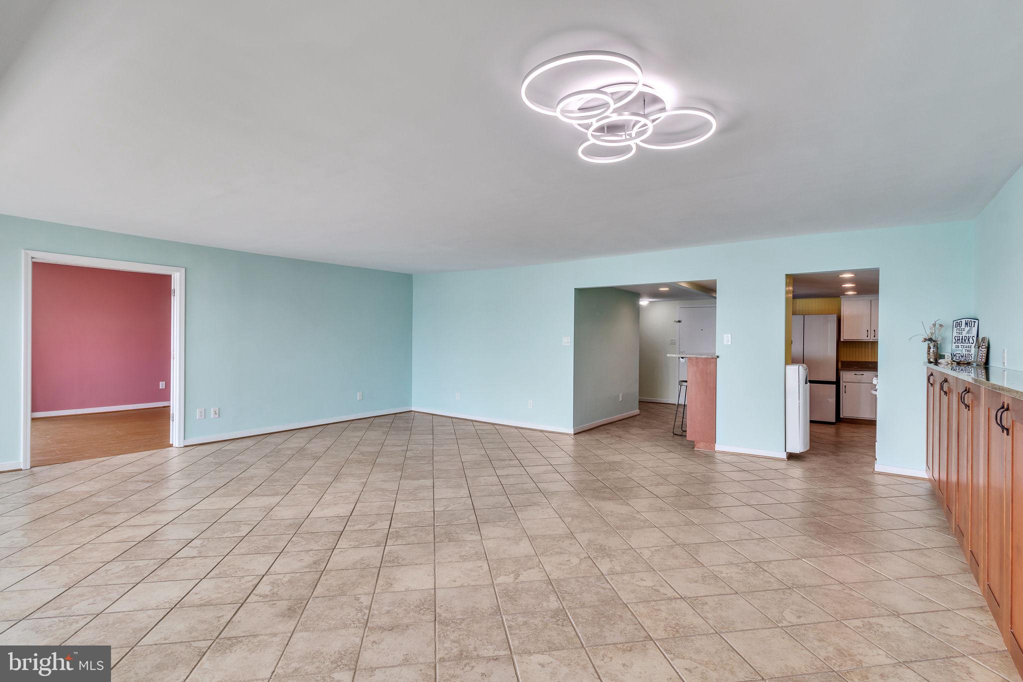 RIVERSIDE CONDOMINIUMS - Residential