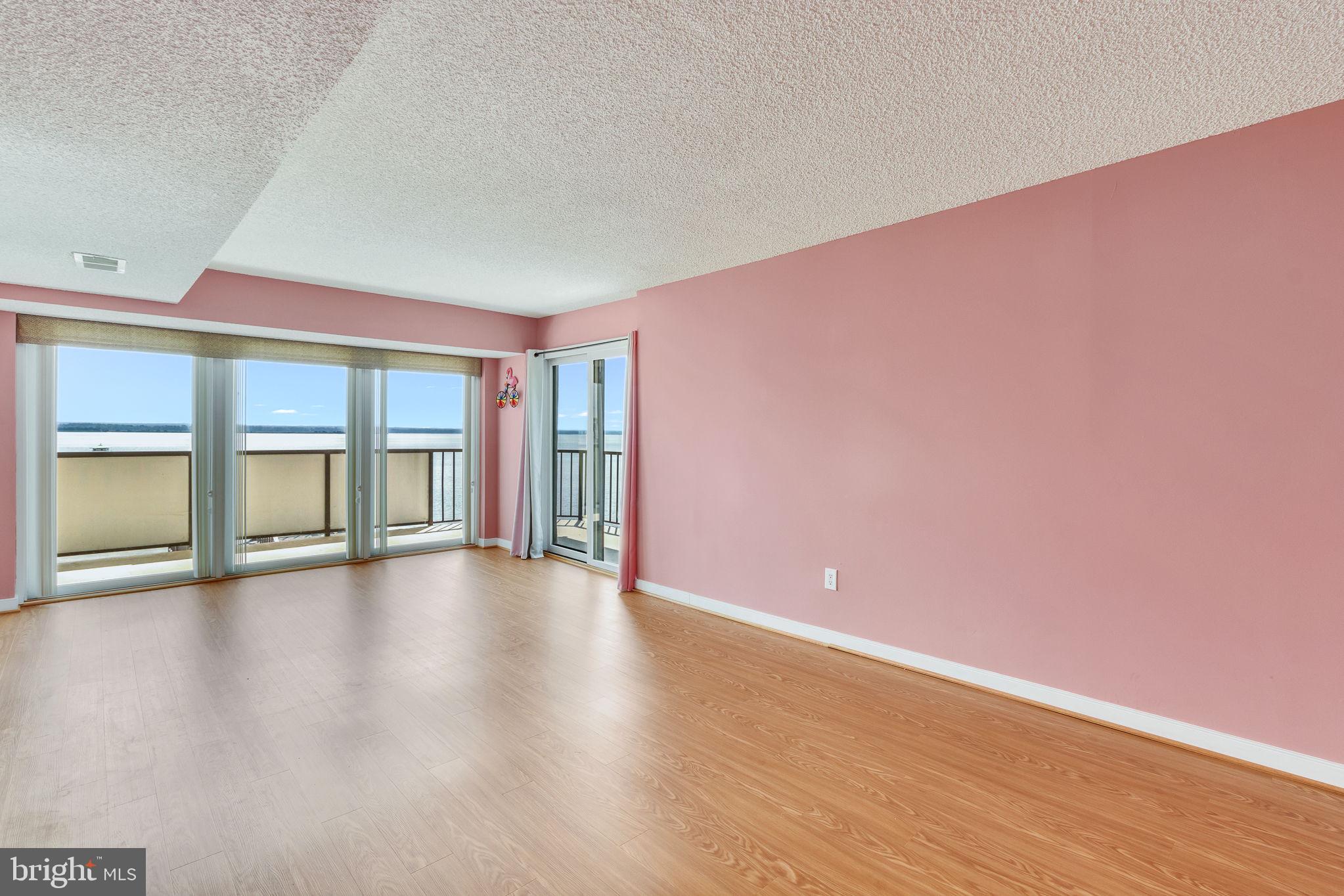 RIVERSIDE CONDOMINIUMS - Residential