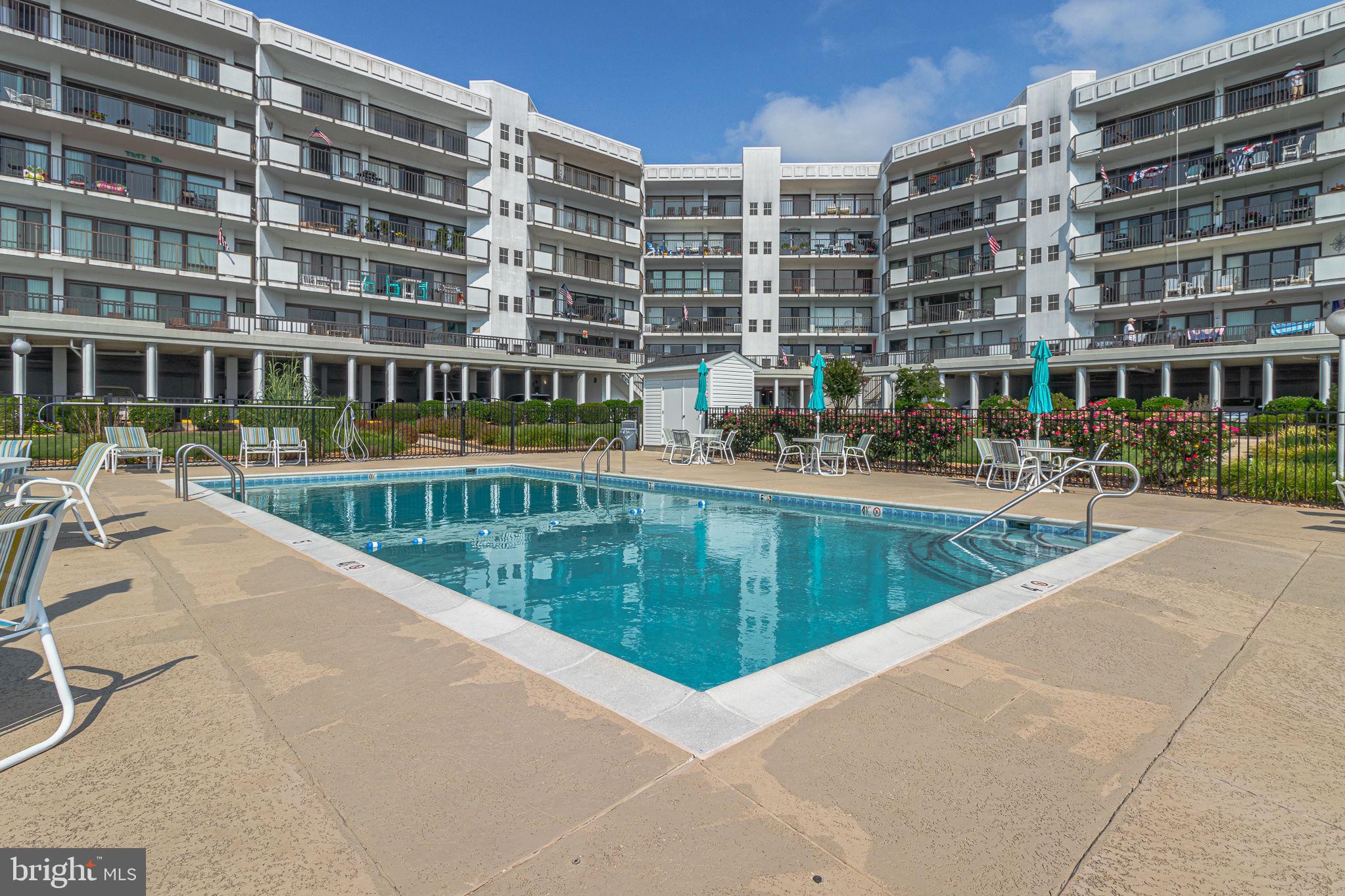 RIVERSIDE CONDOMINIUMS - Residential