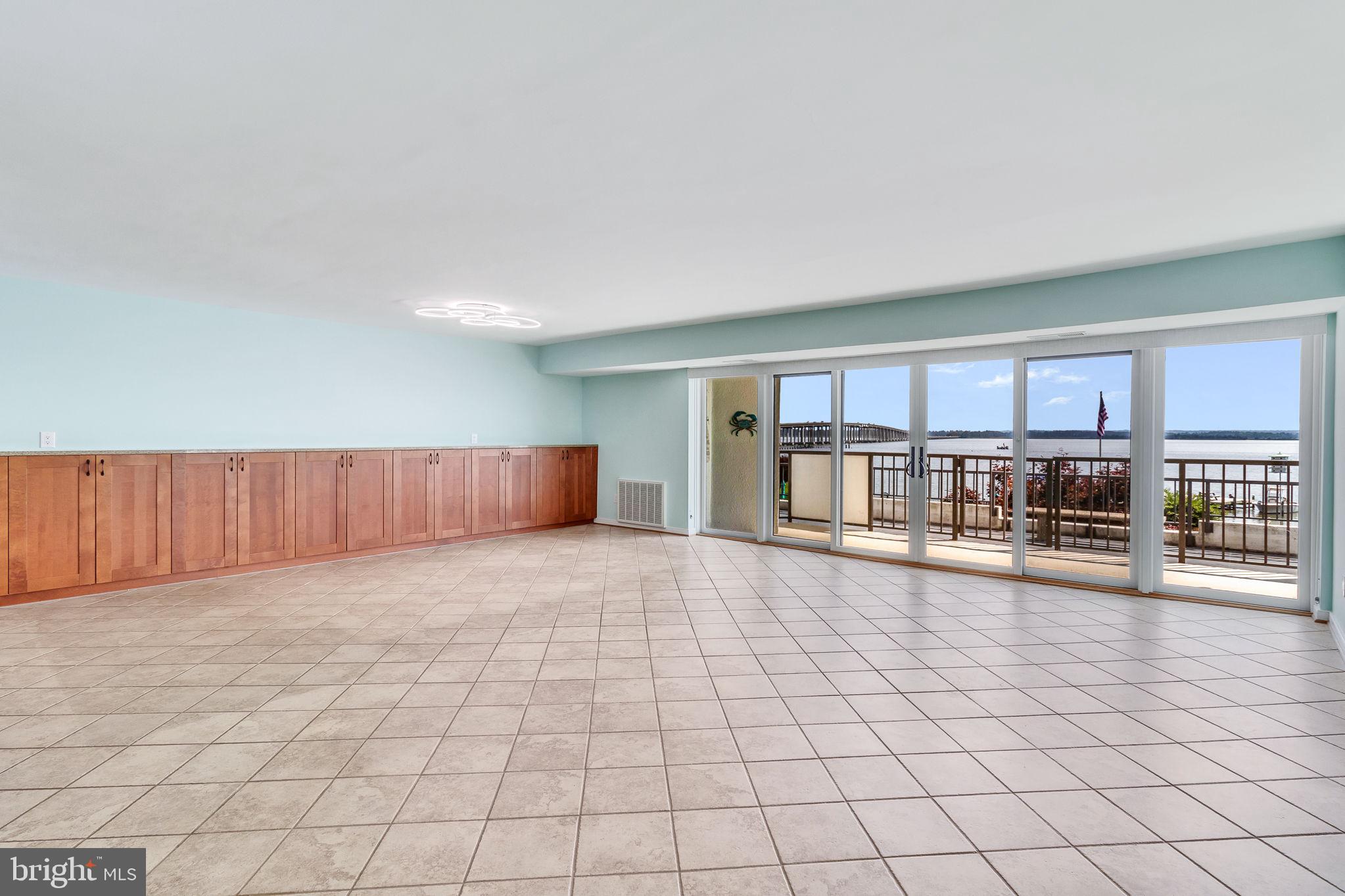 RIVERSIDE CONDOMINIUMS - Residential