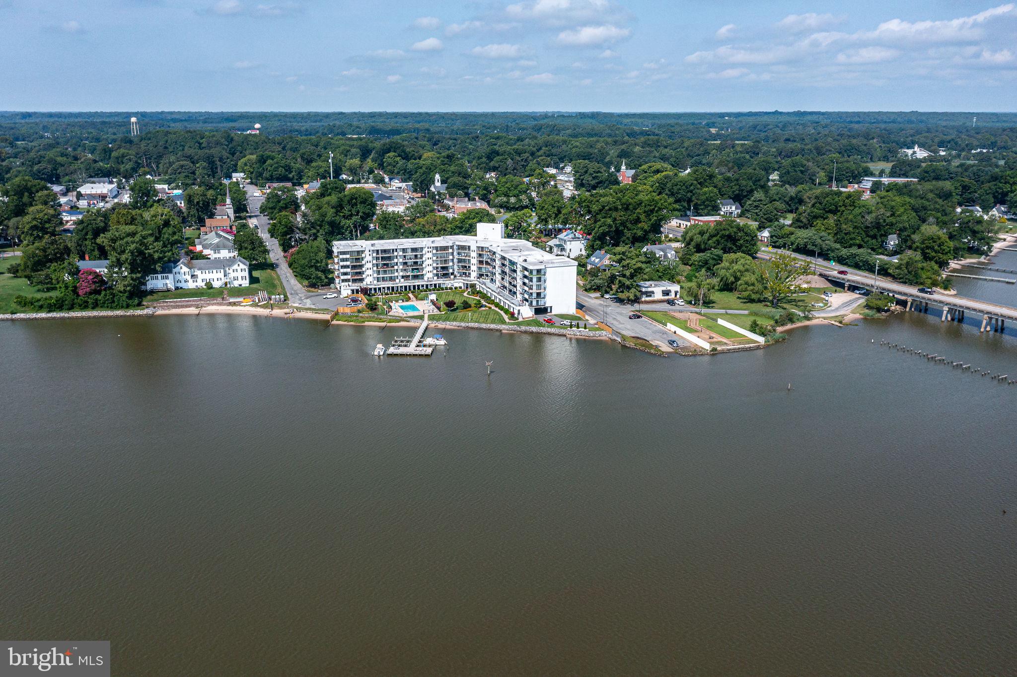 RIVERSIDE CONDOMINIUMS - Residential