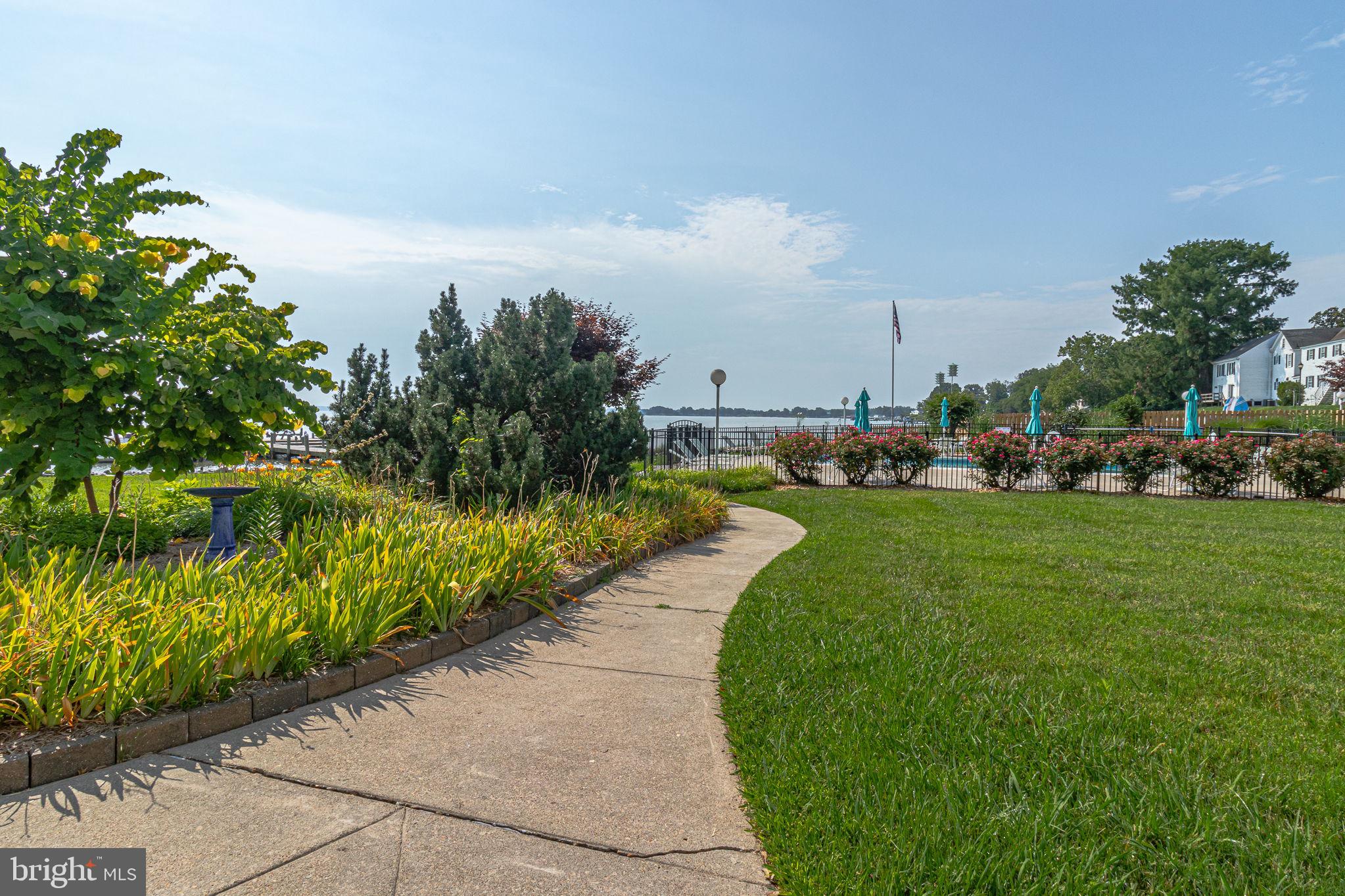 RIVERSIDE CONDOMINIUMS - Residential