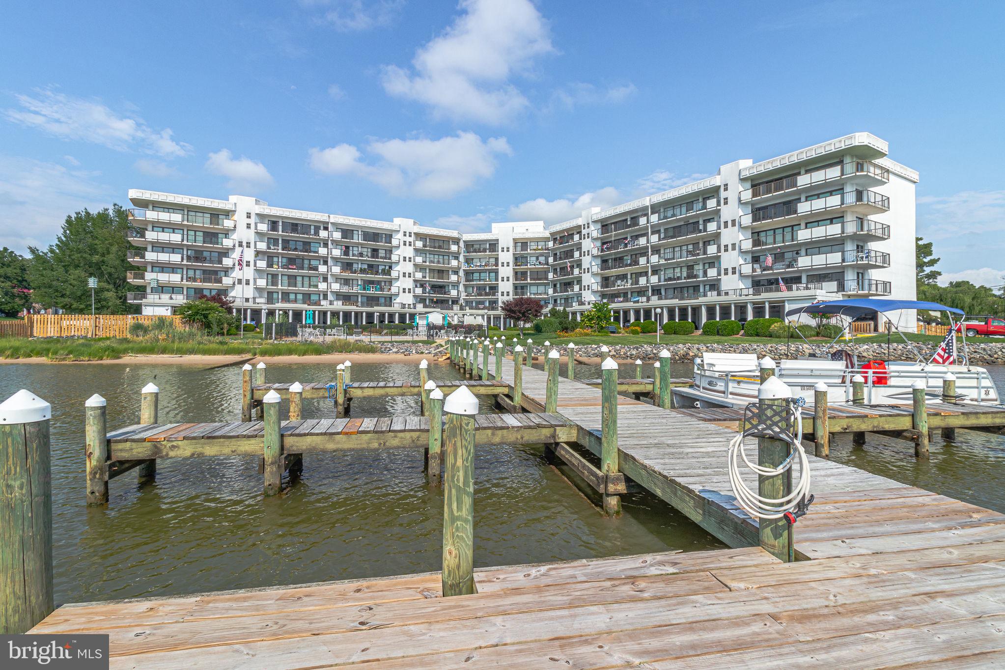 RIVERSIDE CONDOMINIUMS - Residential