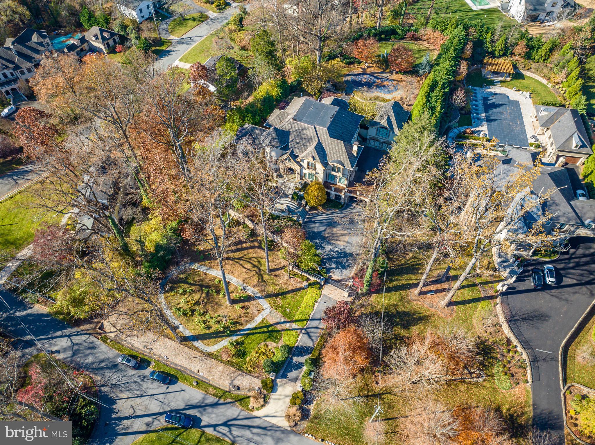 BRADLEY HILLS GROVE - Residential
