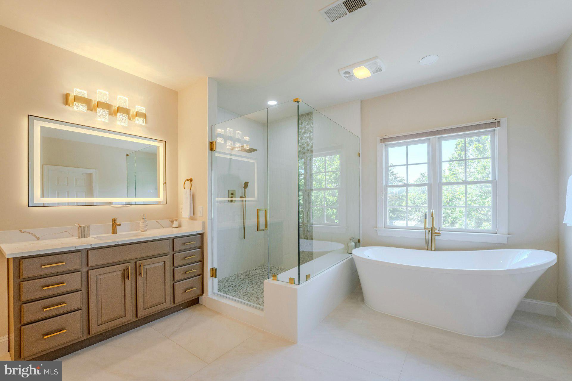 CHESTNUT HILLS - Residential