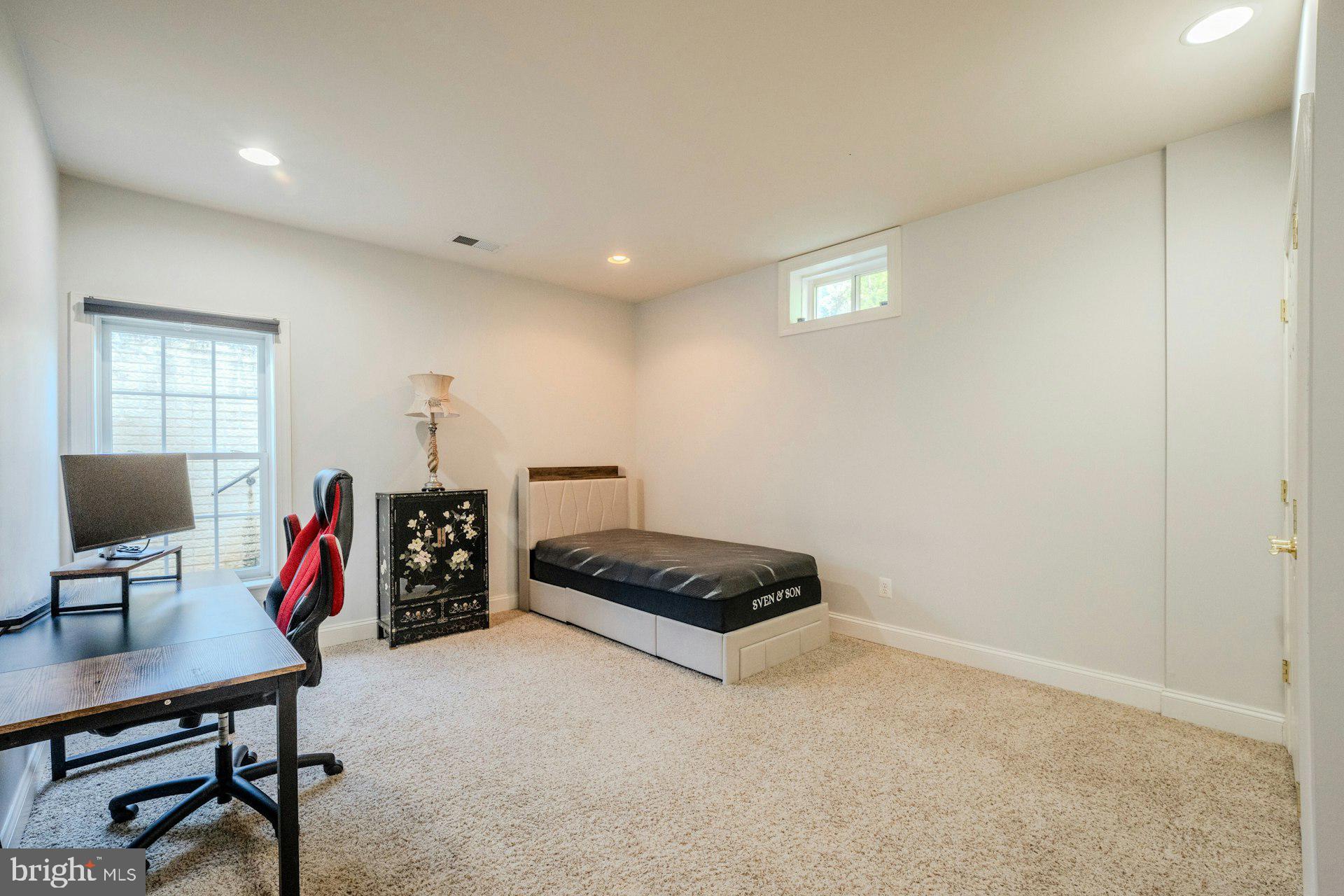 CHESTNUT HILLS - Residential