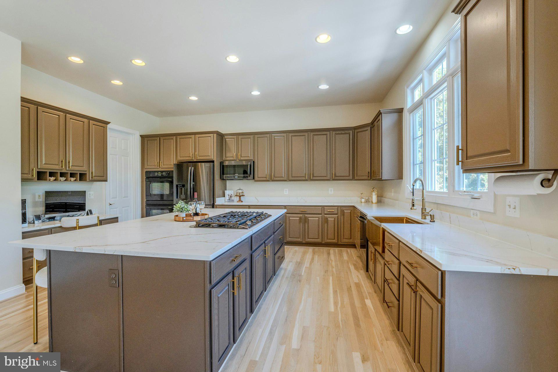 CHESTNUT HILLS - Residential