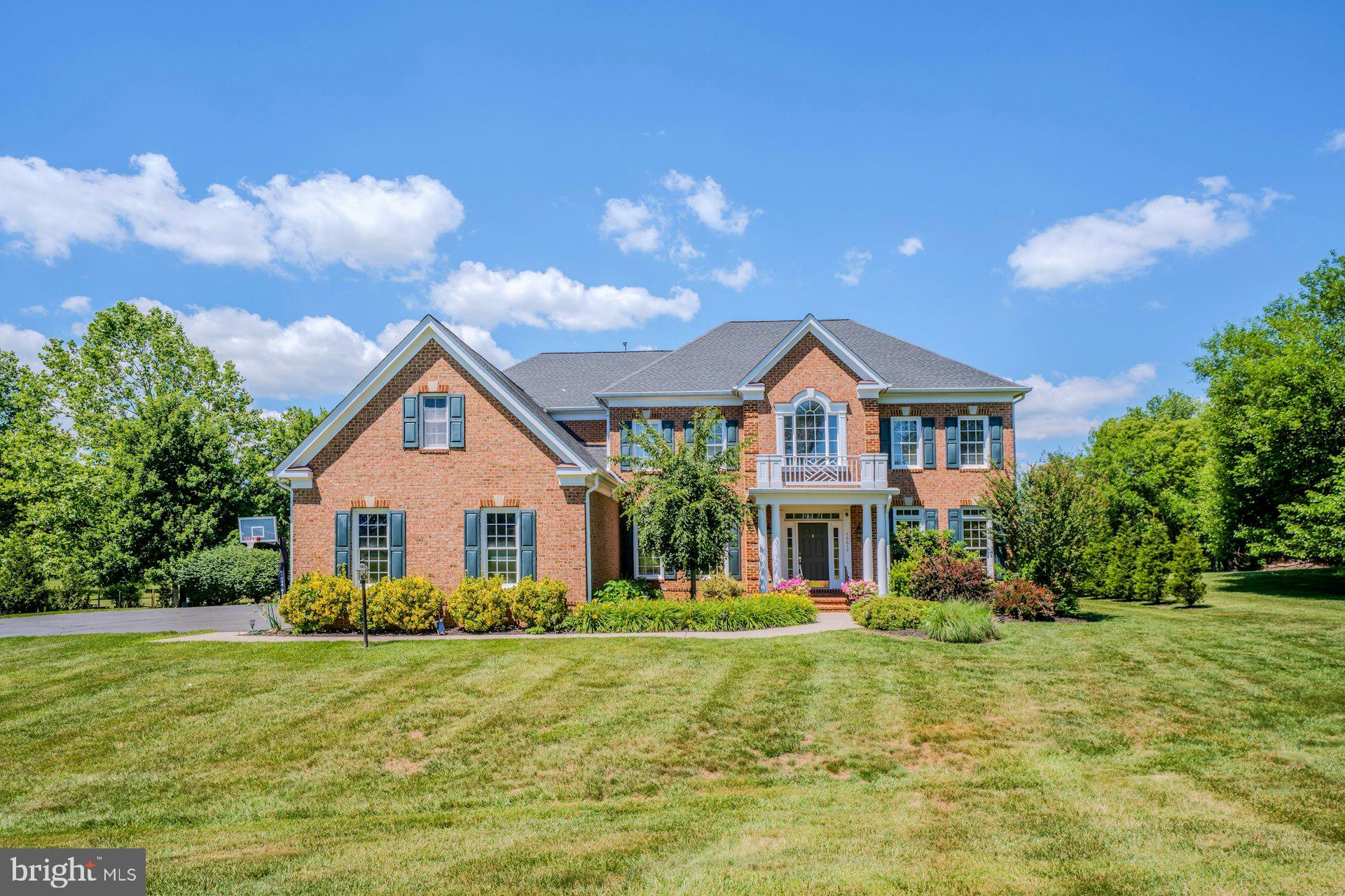 CHESTNUT HILLS - Residential