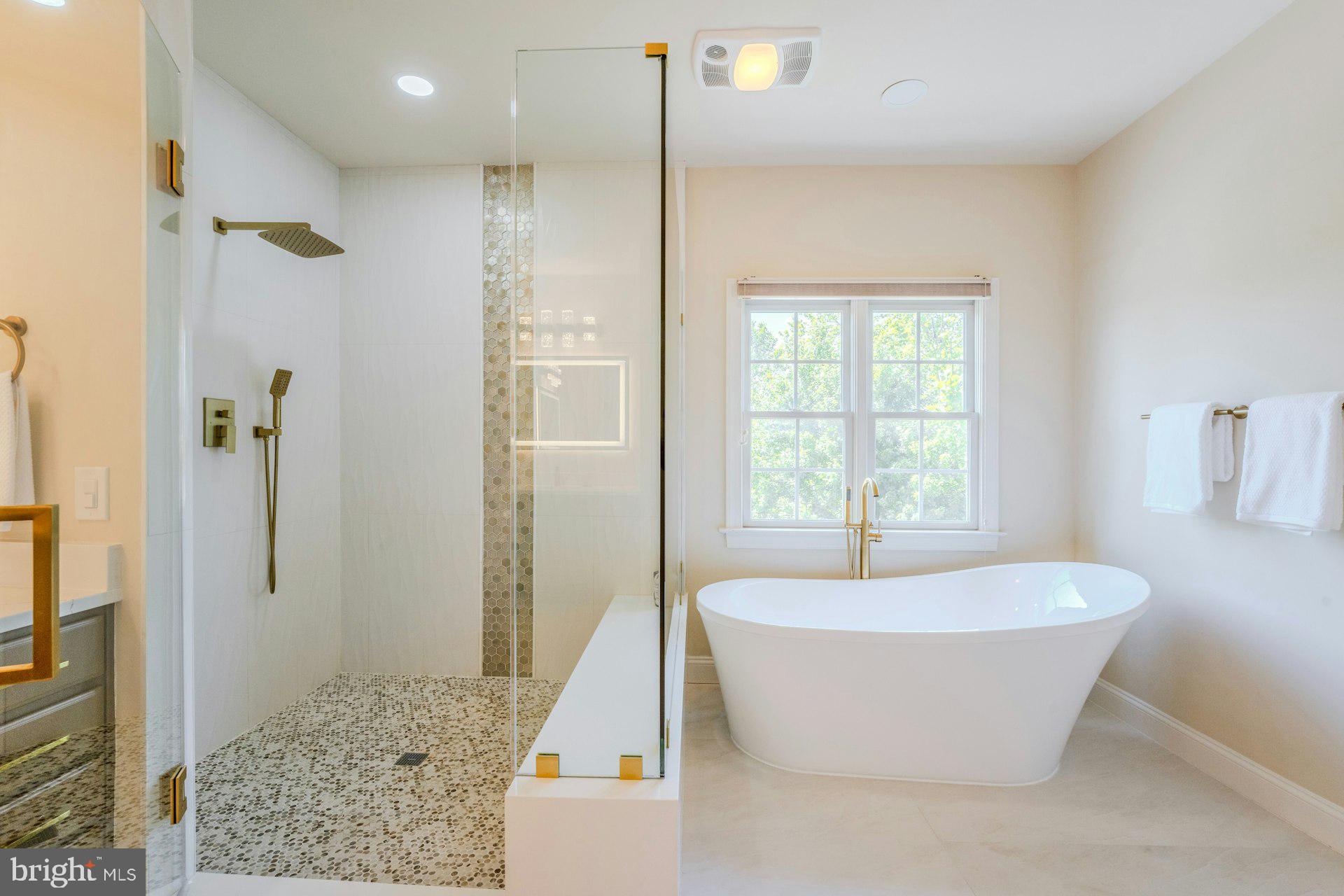 CHESTNUT HILLS - Residential
