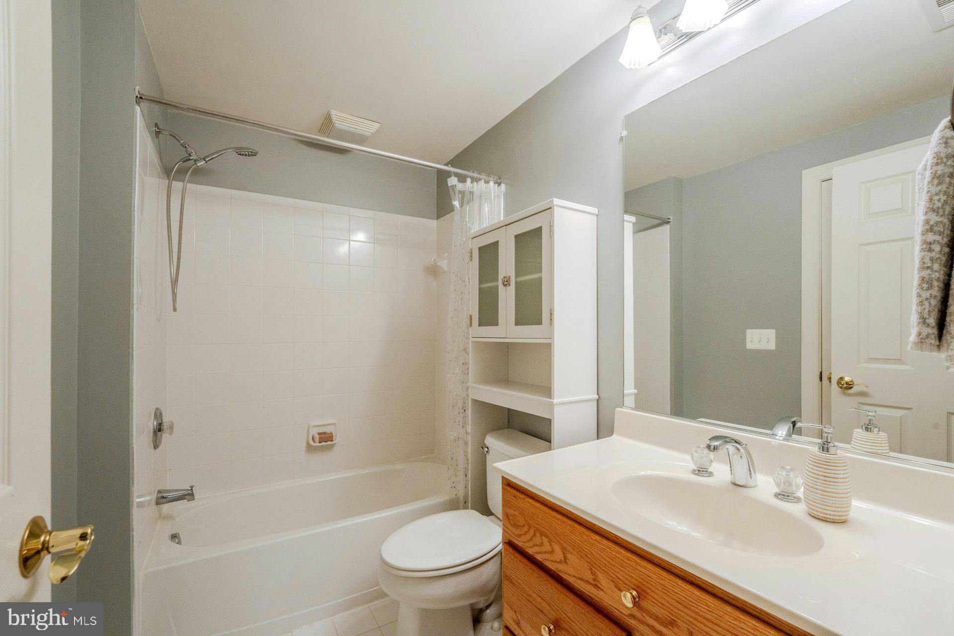 CHESTNUT HILLS - Residential