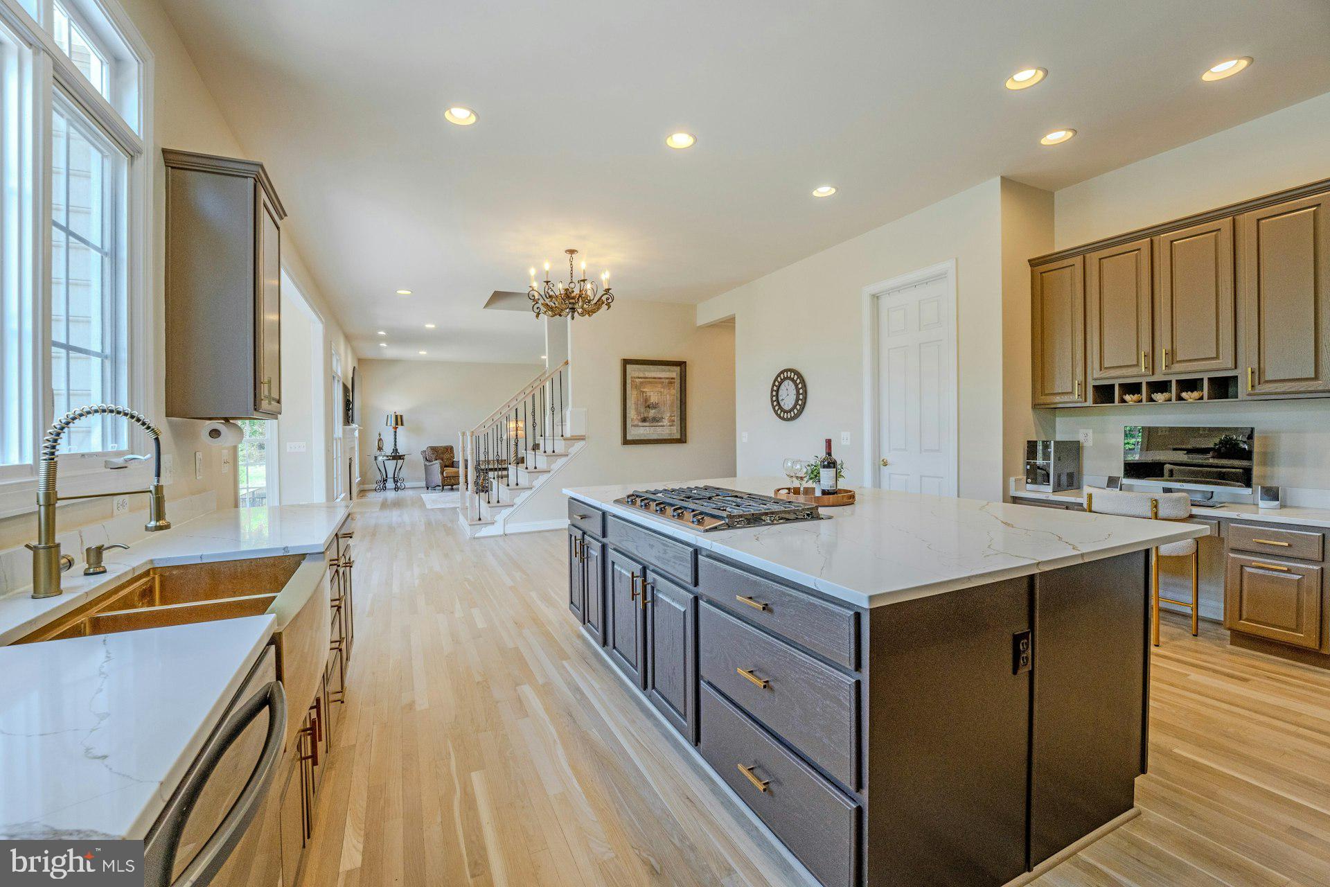 CHESTNUT HILLS - Residential