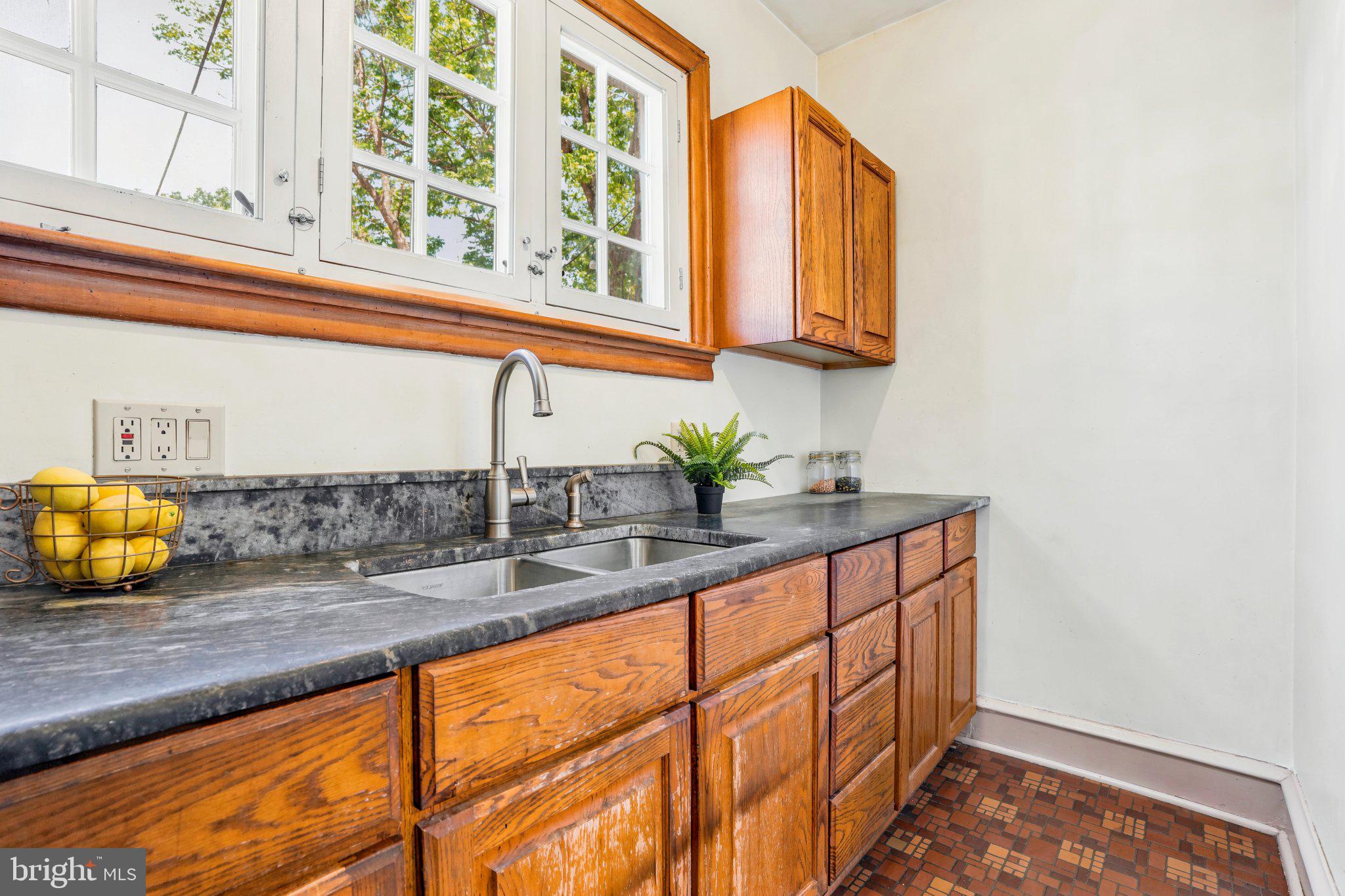 LOGAN - Residential