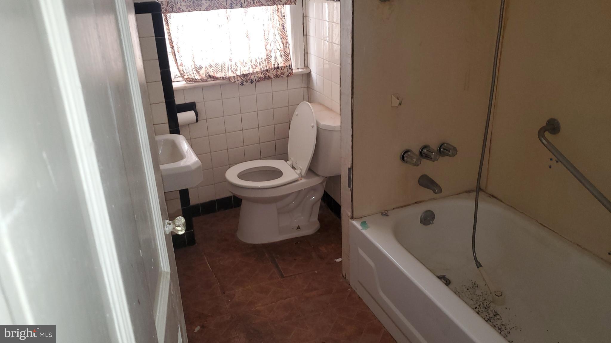 POINT BREEZE - Residential