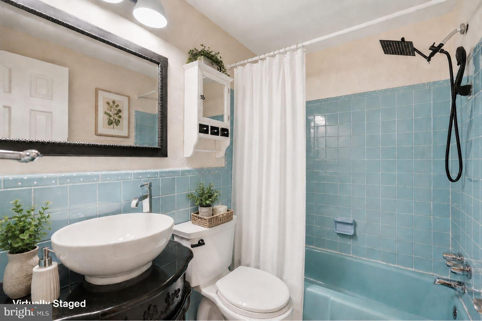 MONTGOMERY SQUARE - Residential