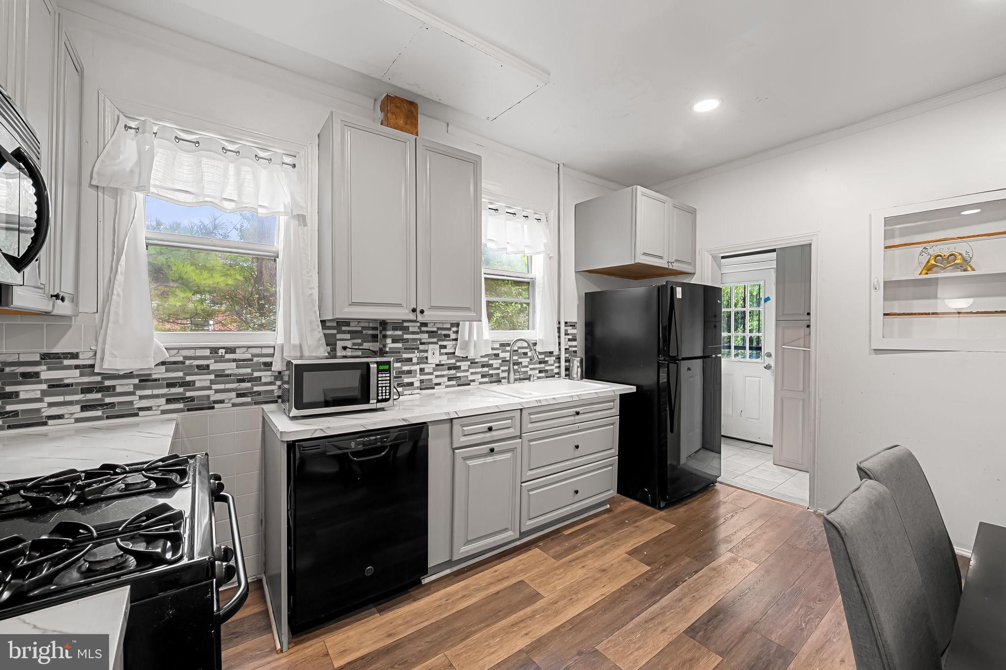 GWYNN OAK - Residential Lease