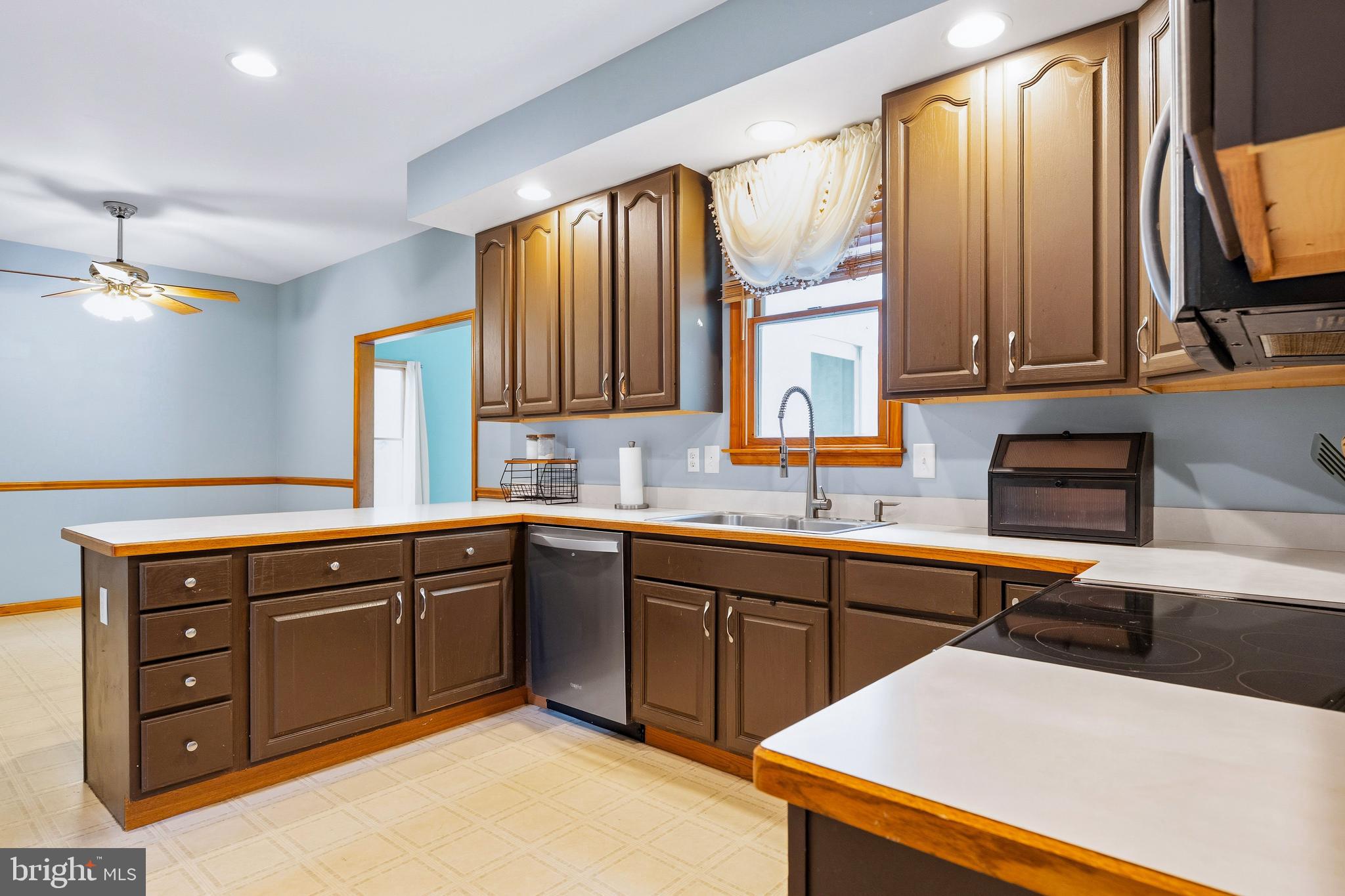 WHITAKER WOODS - Residential