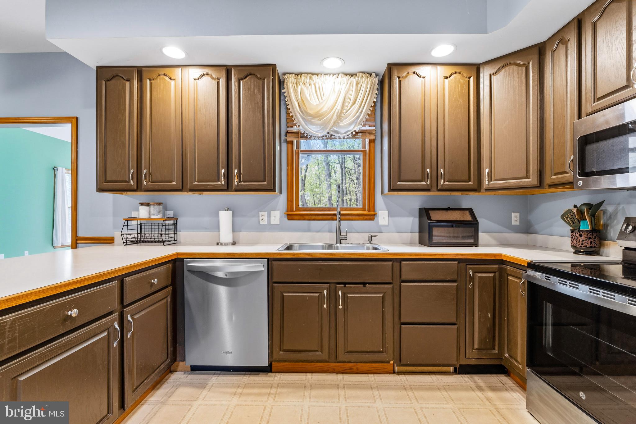 WHITAKER WOODS - Residential