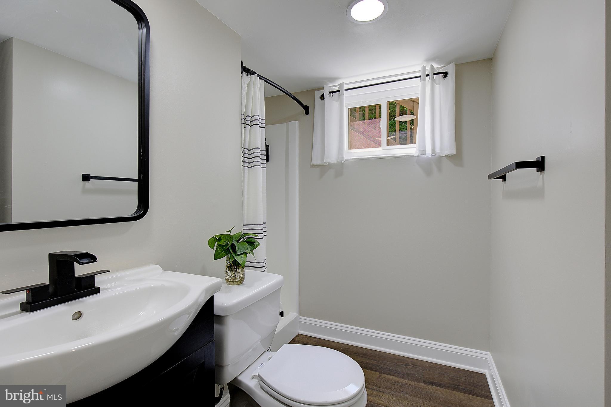 HALLMARK WOODS - Residential