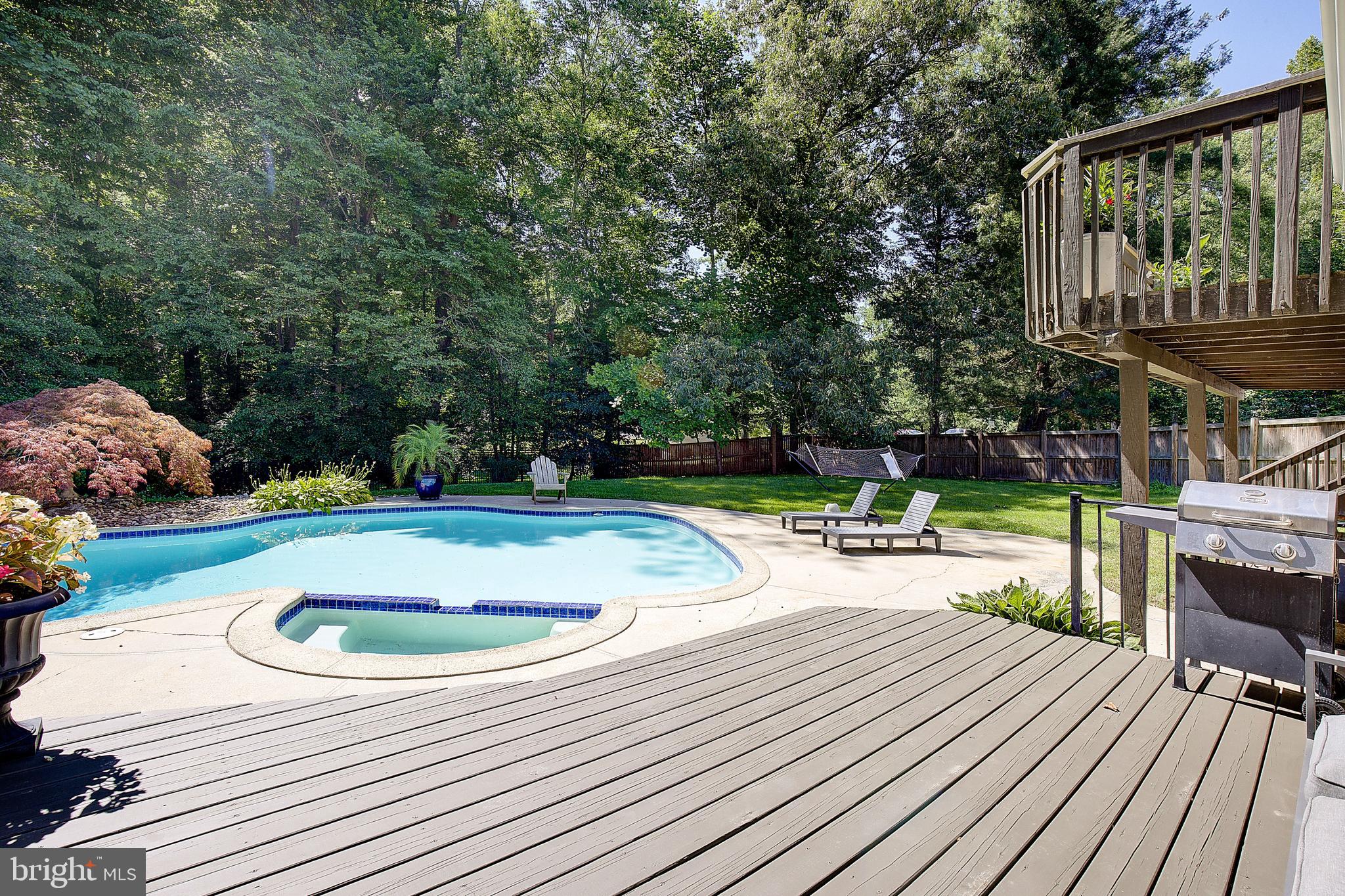 HALLMARK WOODS - Residential
