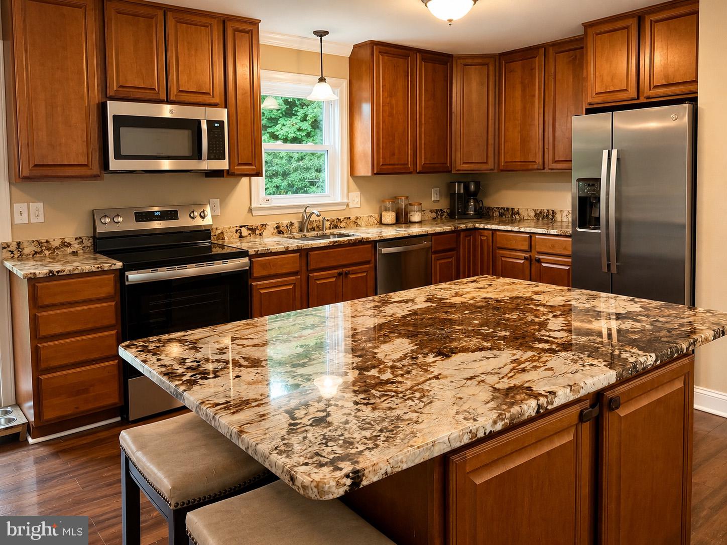 HALLMARK WOODS - Residential
