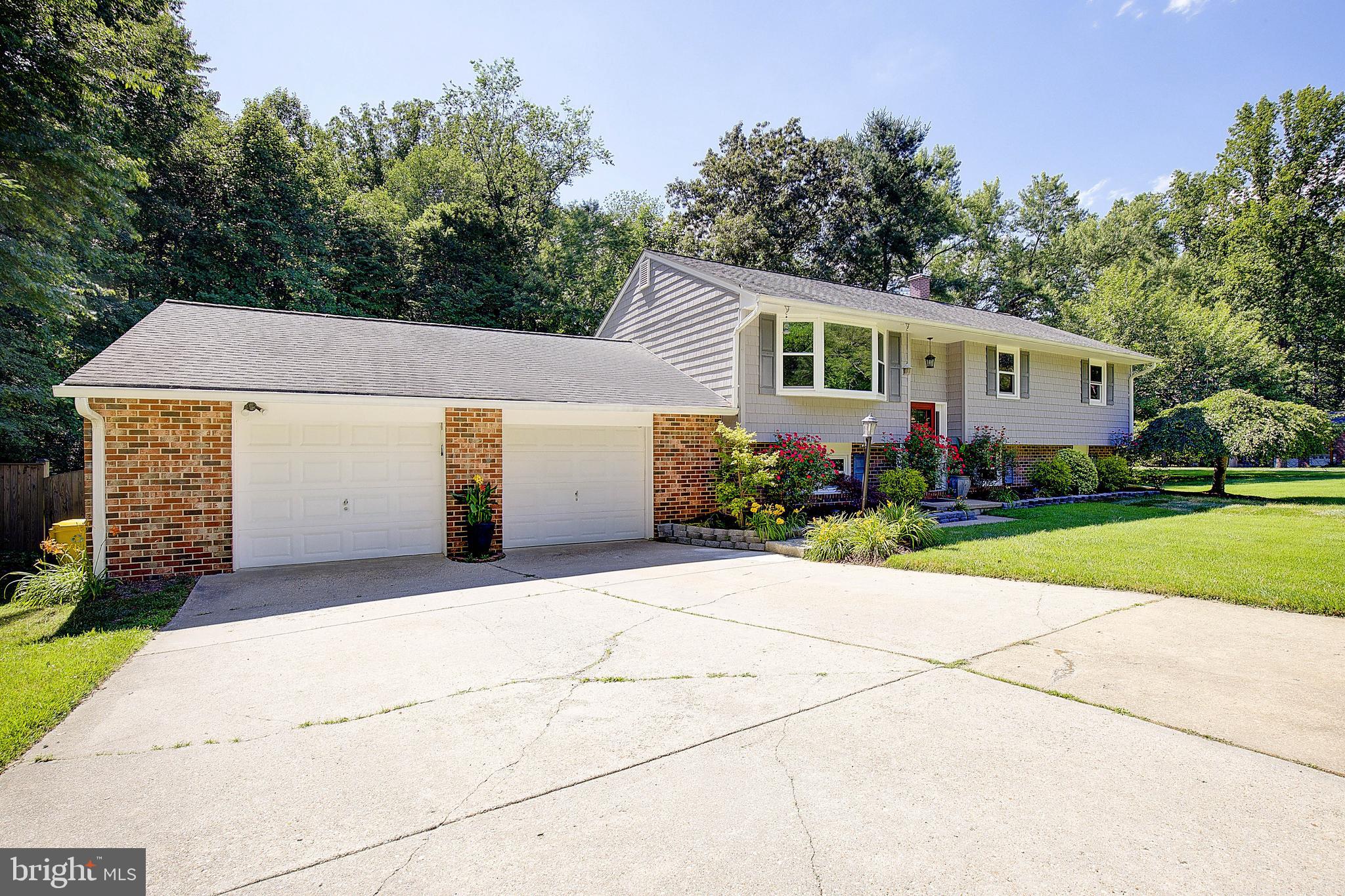 HALLMARK WOODS - Residential