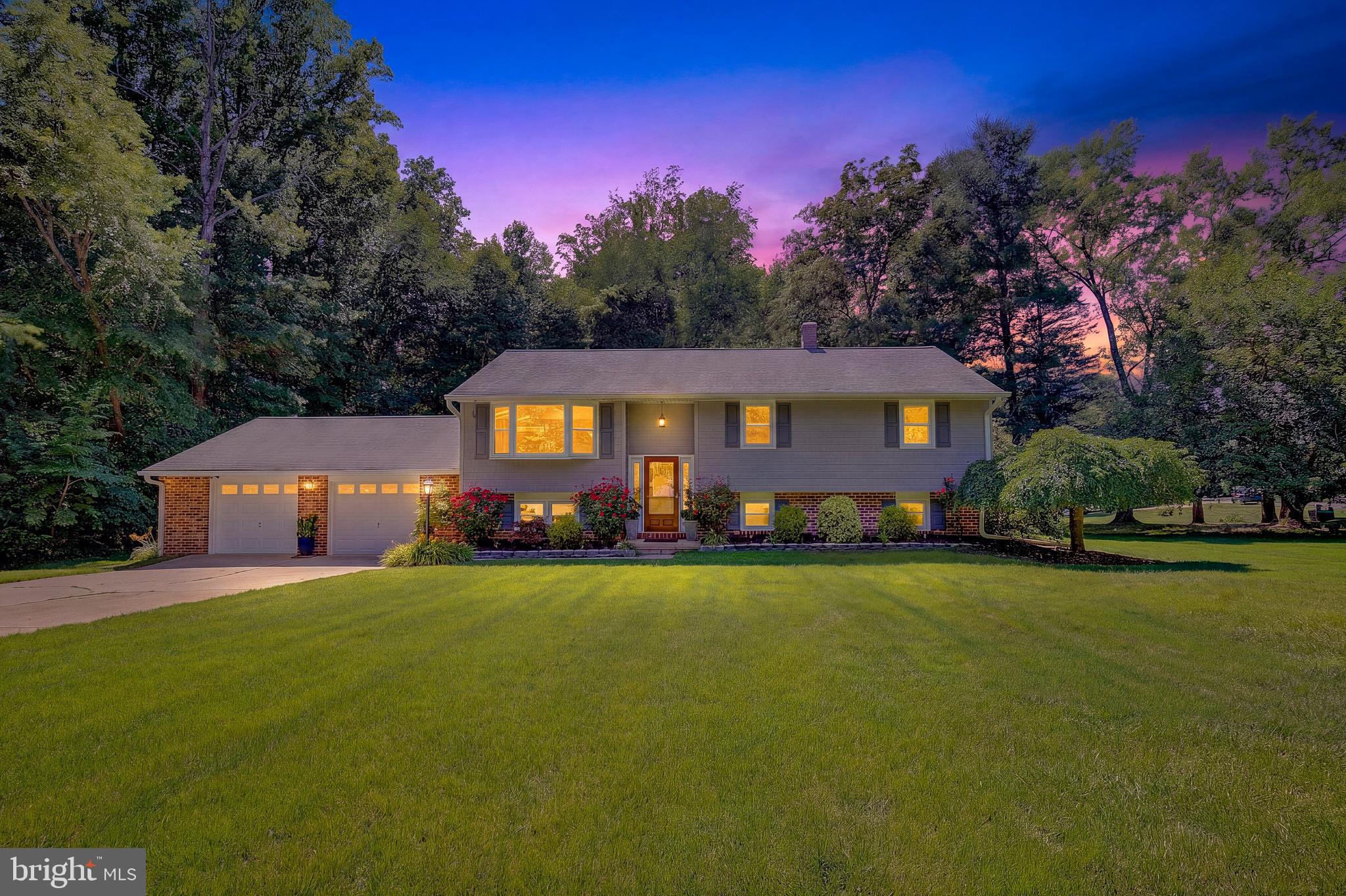 HALLMARK WOODS - Residential