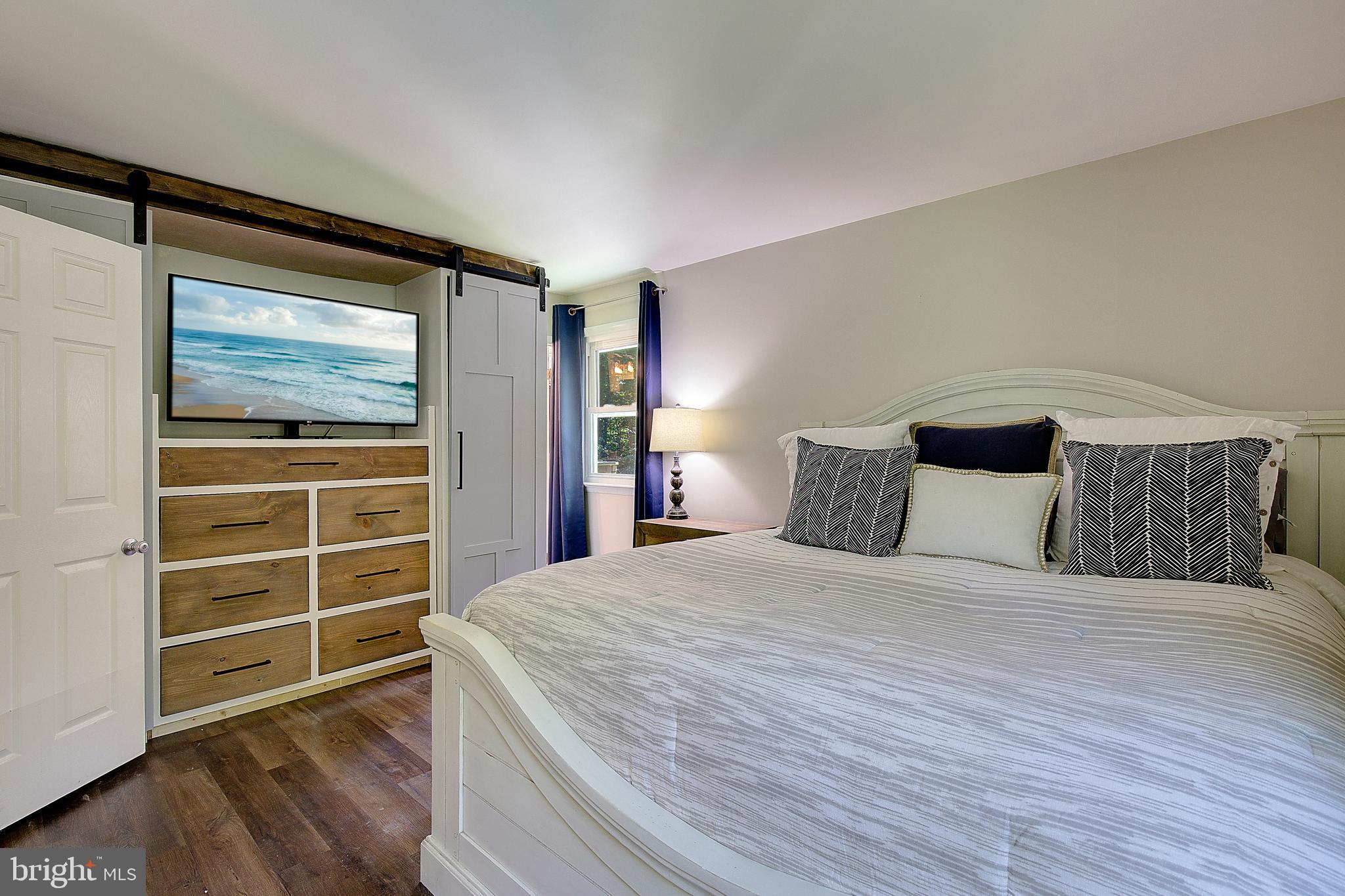HALLMARK WOODS - Residential