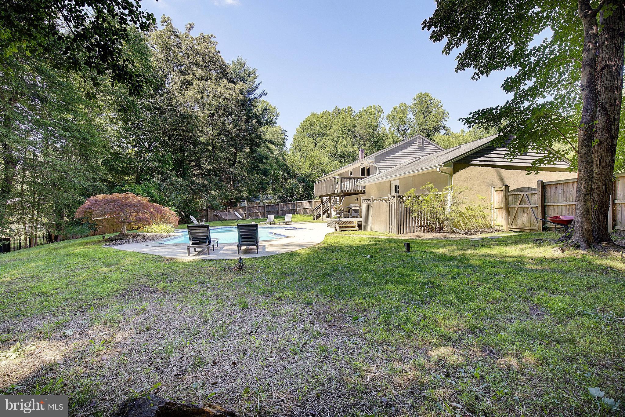 HALLMARK WOODS - Residential