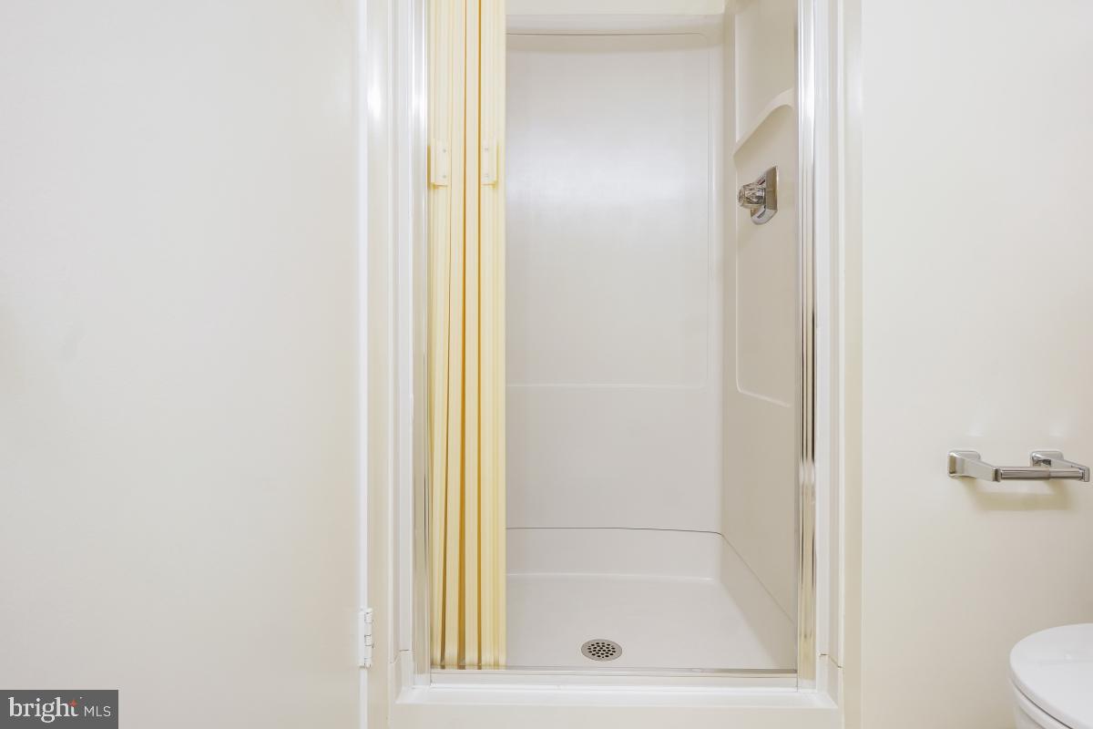 LEISURE WORLD - Residential
