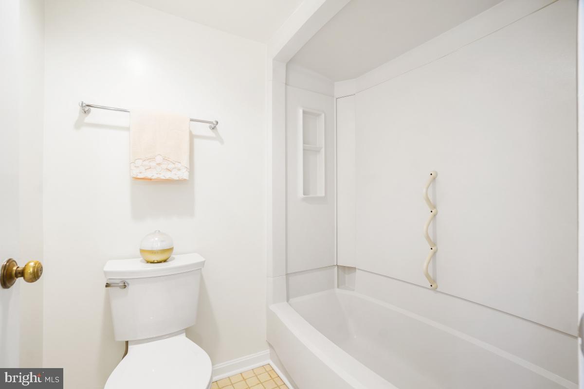LEISURE WORLD - Residential