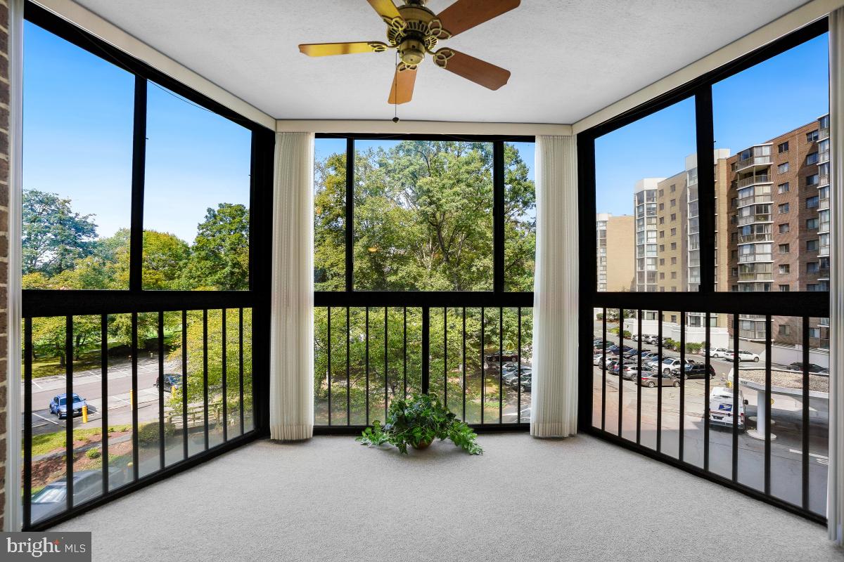 LEISURE WORLD - Residential