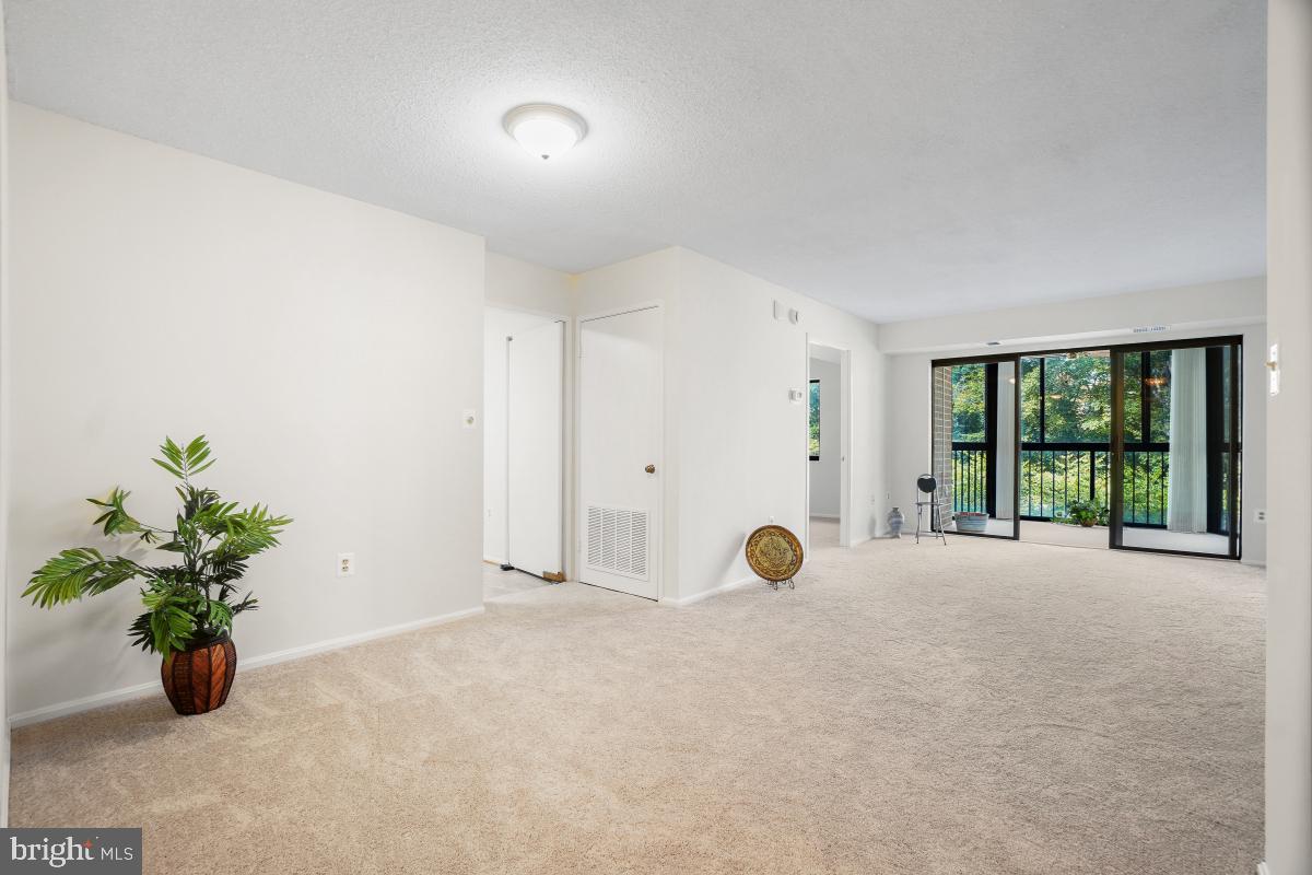 LEISURE WORLD - Residential