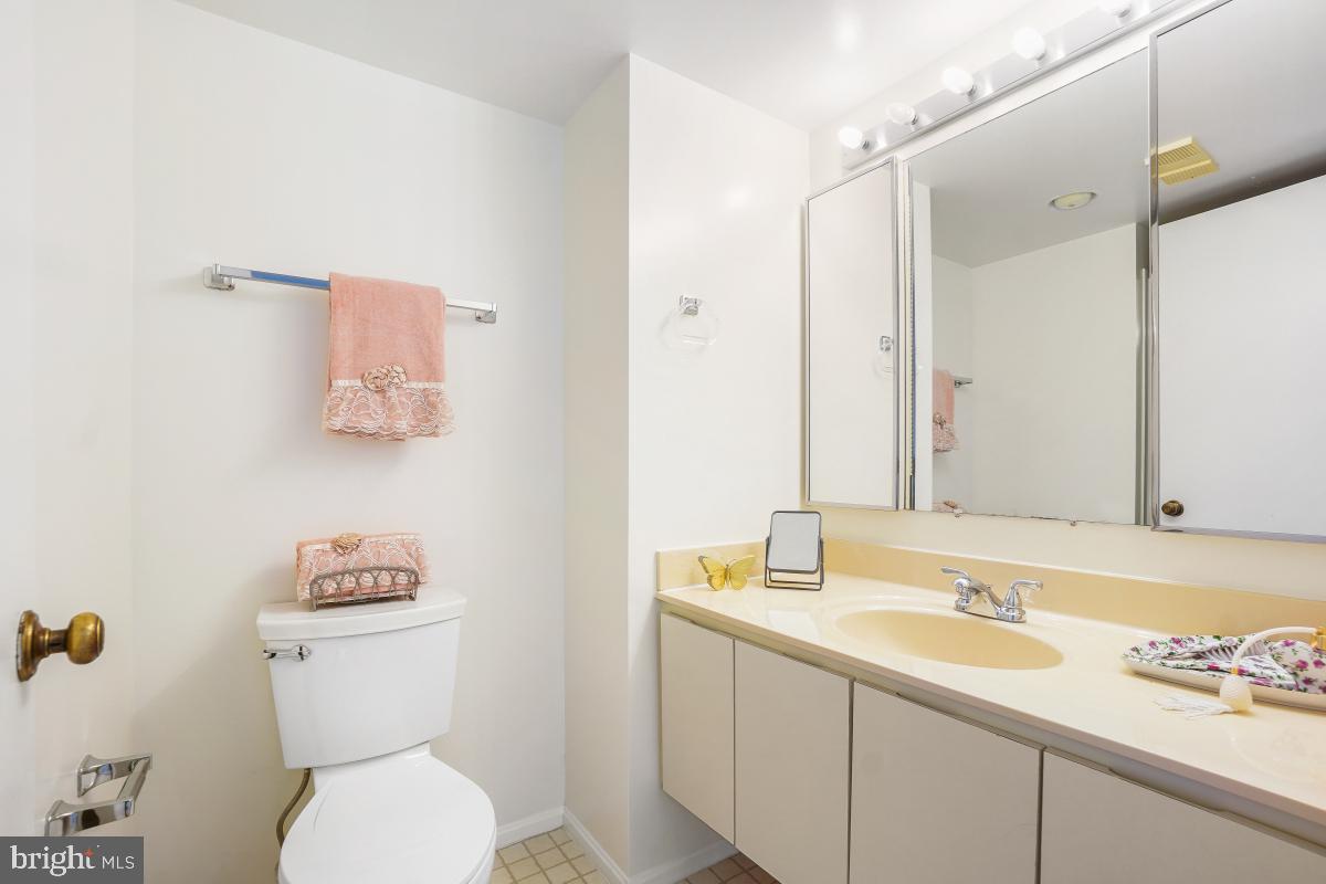 LEISURE WORLD - Residential