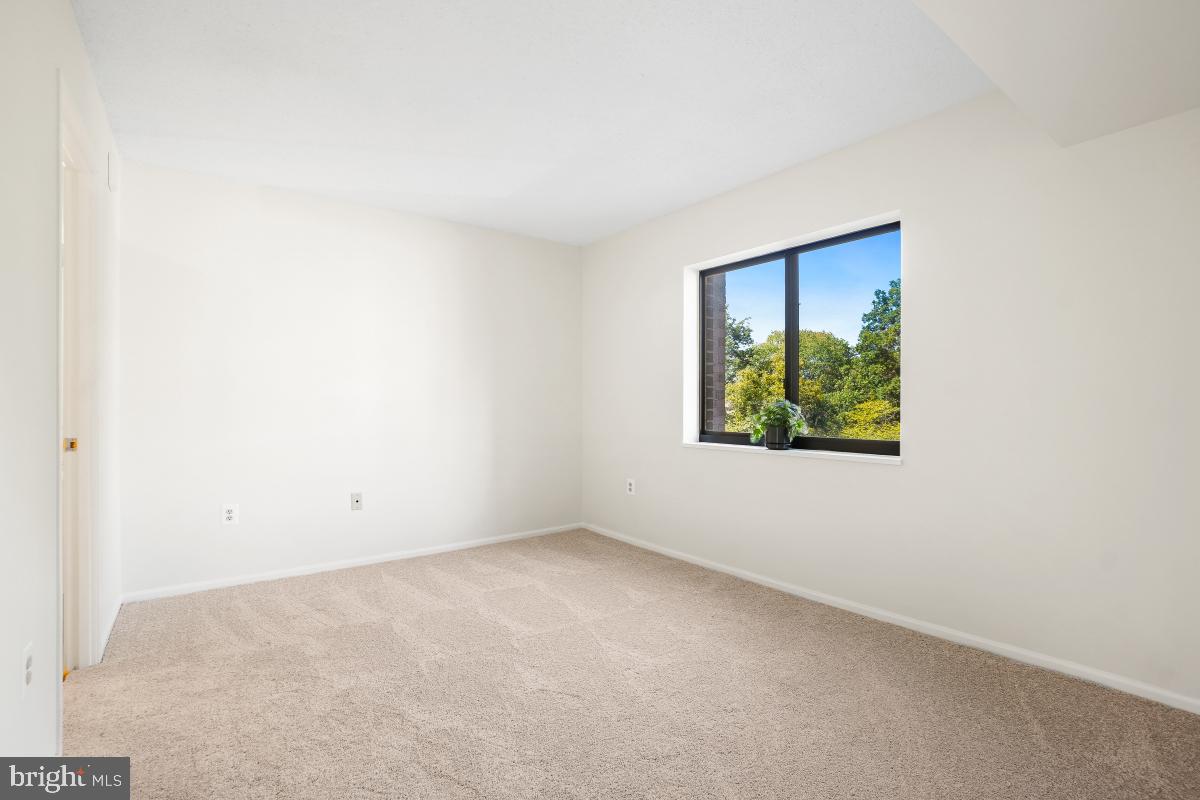 LEISURE WORLD - Residential