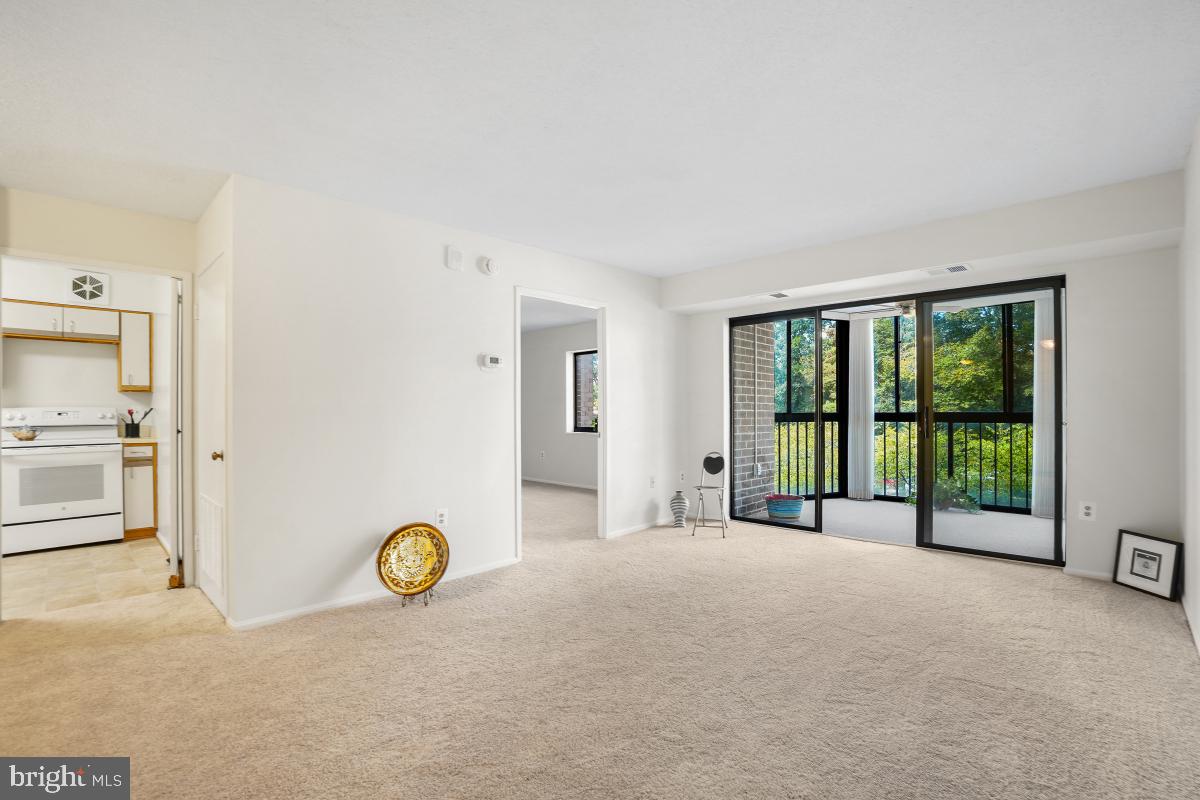 LEISURE WORLD - Residential