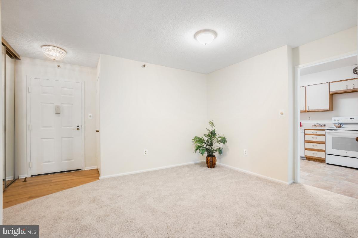 LEISURE WORLD - Residential