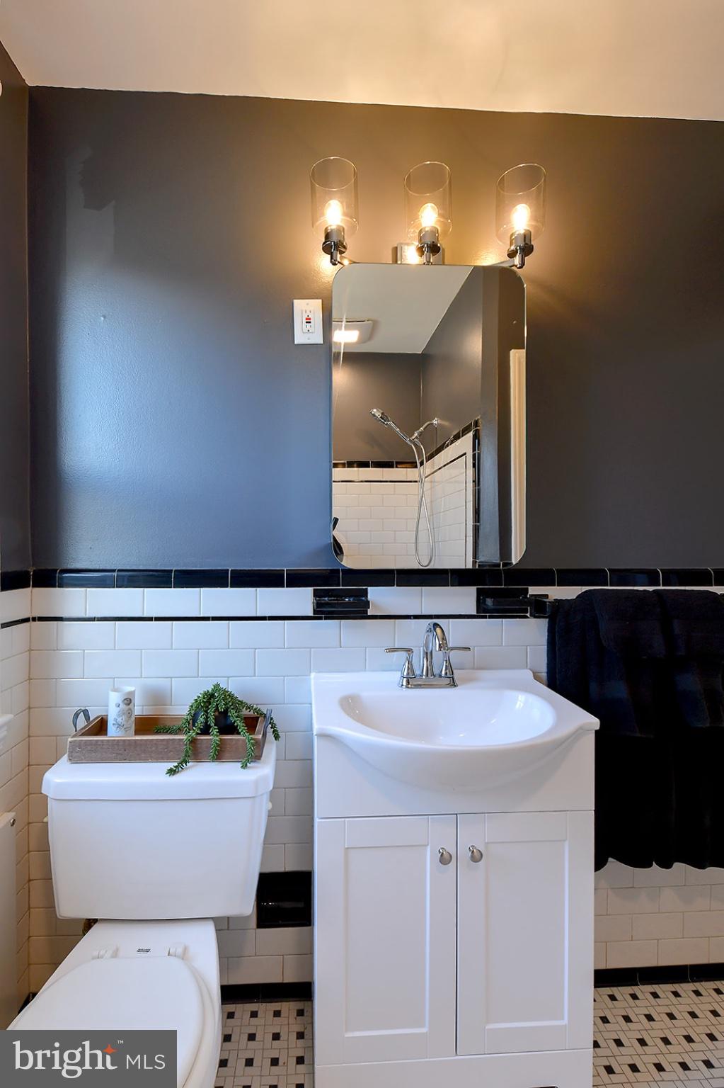HAMILTON HILLS - Residential