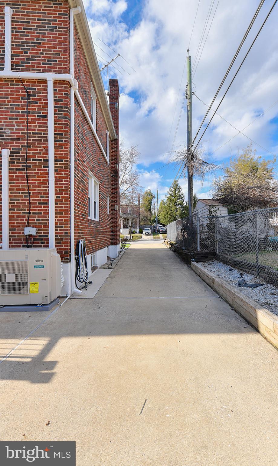 HAMILTON HILLS - Residential