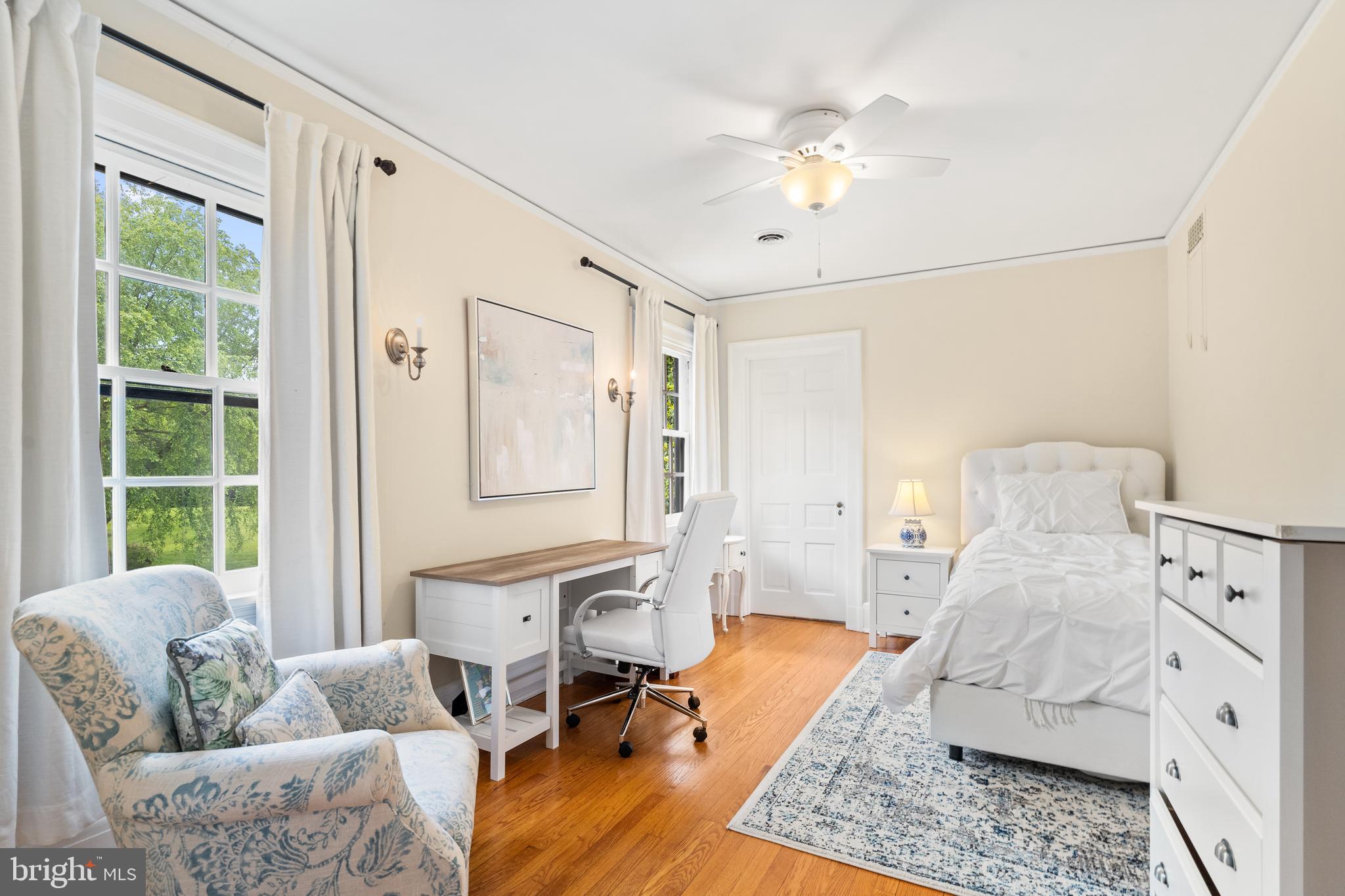 EDGEWATER - Residential