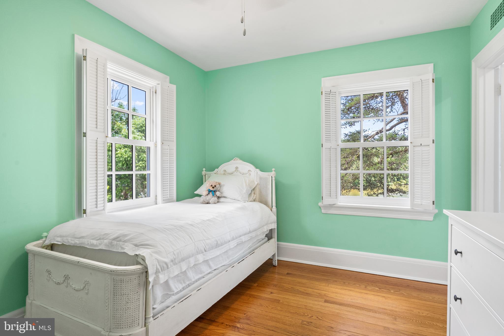 EDGEWATER - Residential