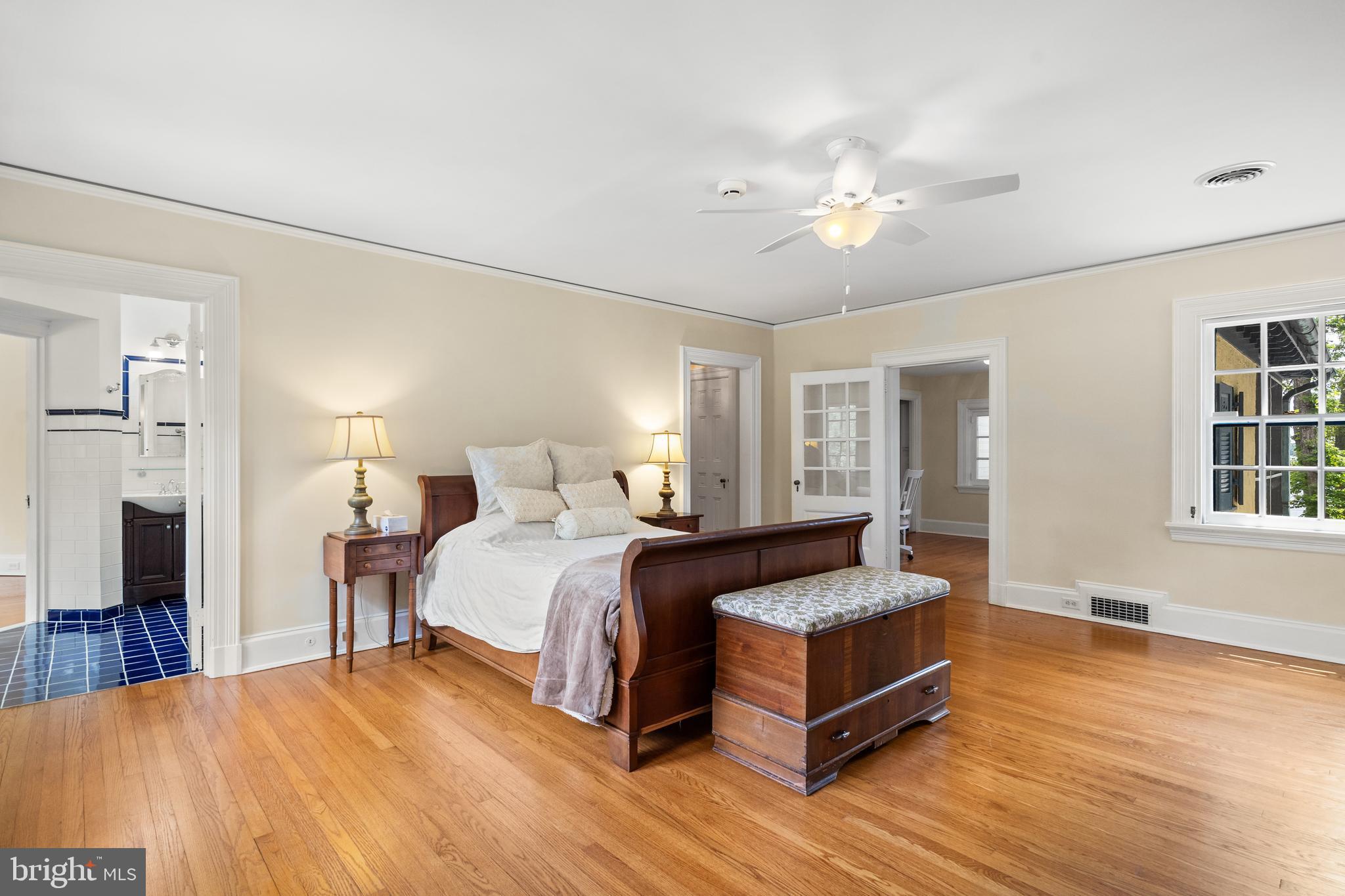 EDGEWATER - Residential