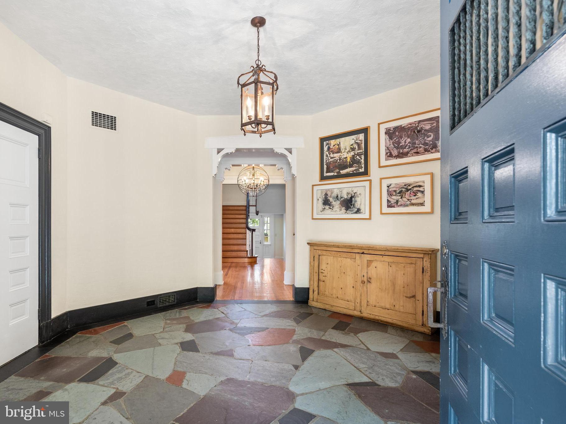 EDGEWATER - Residential