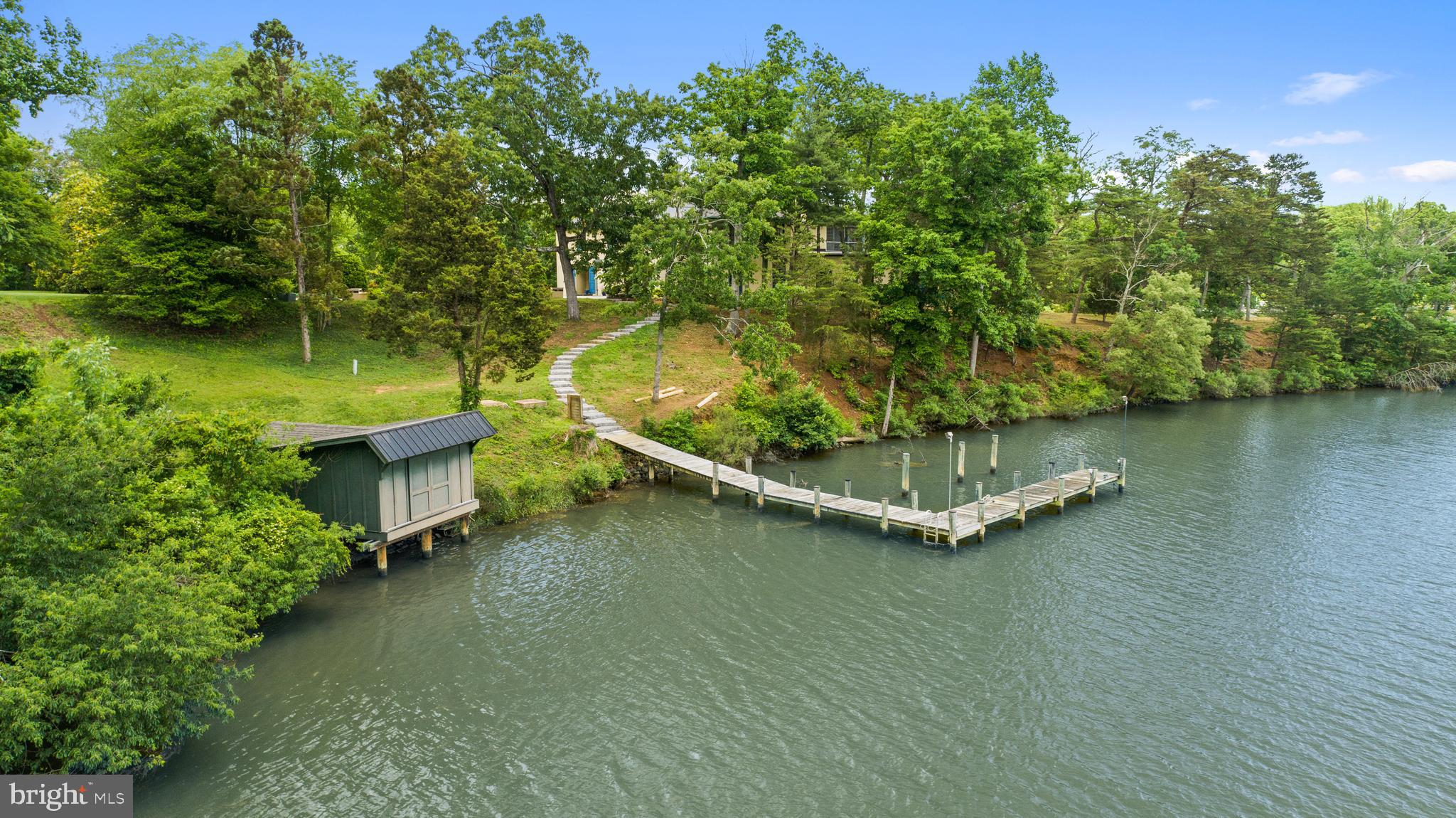 EDGEWATER - Residential