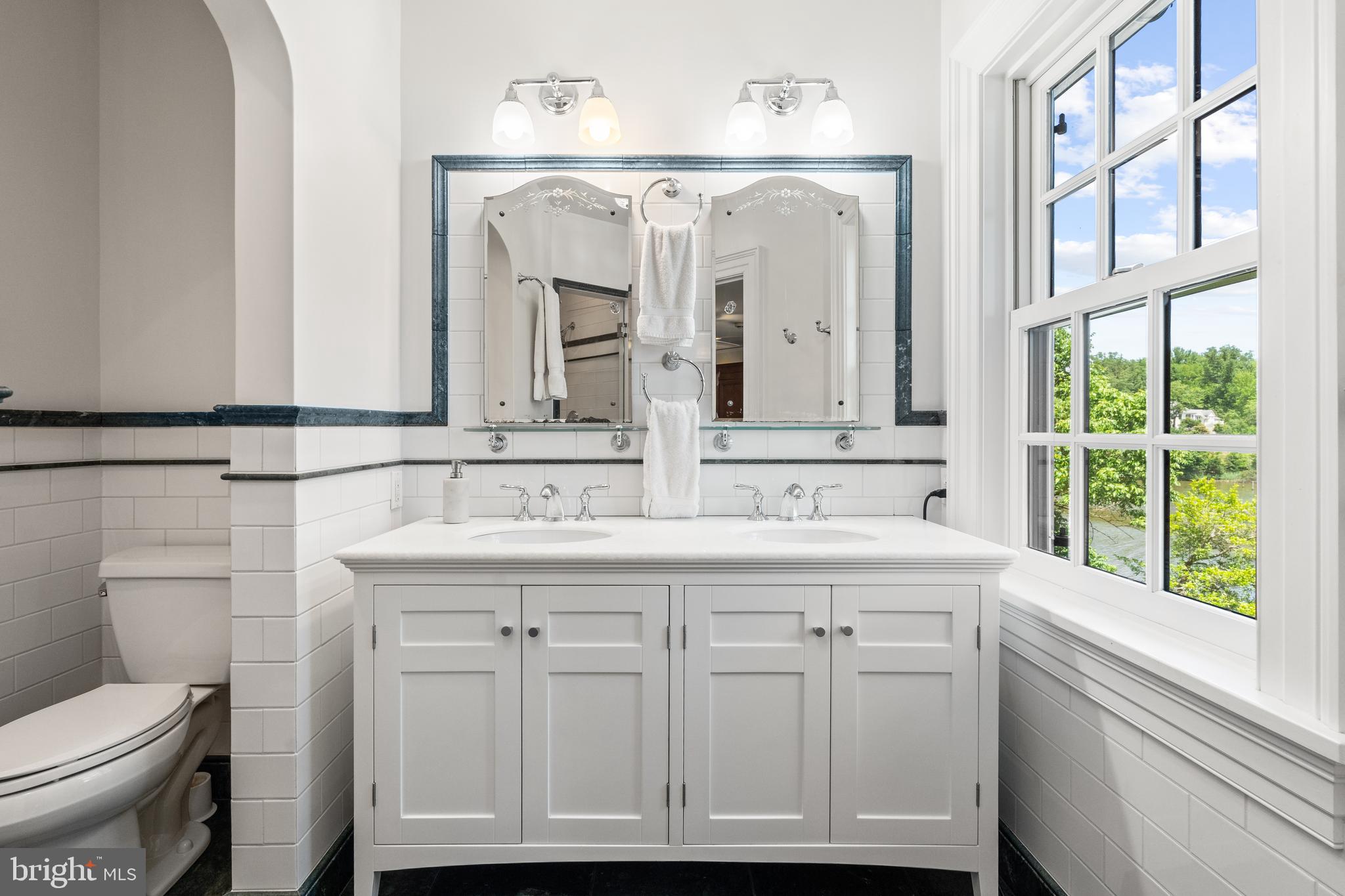 EDGEWATER - Residential