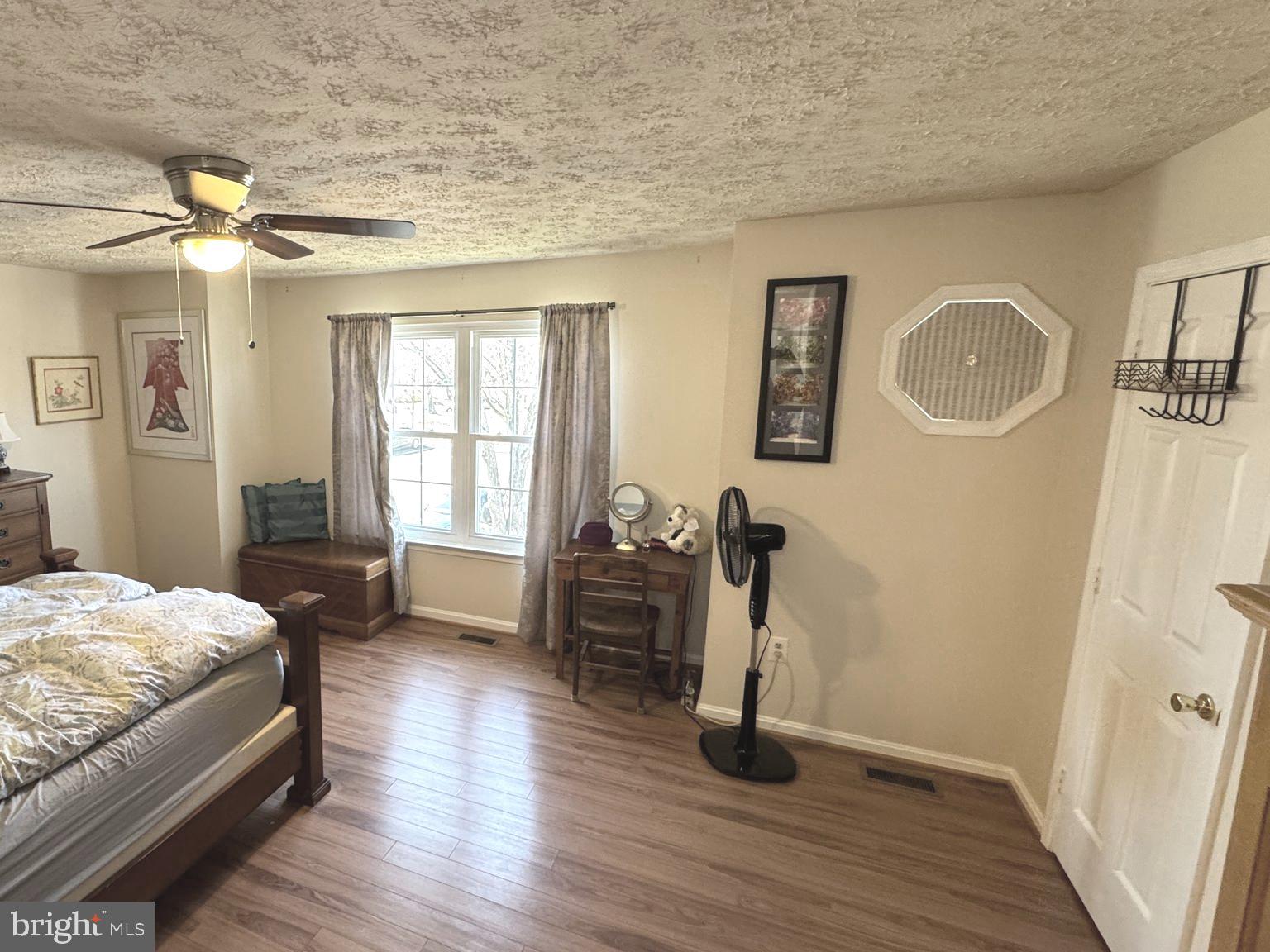 DORCHESTER - ST. CHARLES - Residential Lease