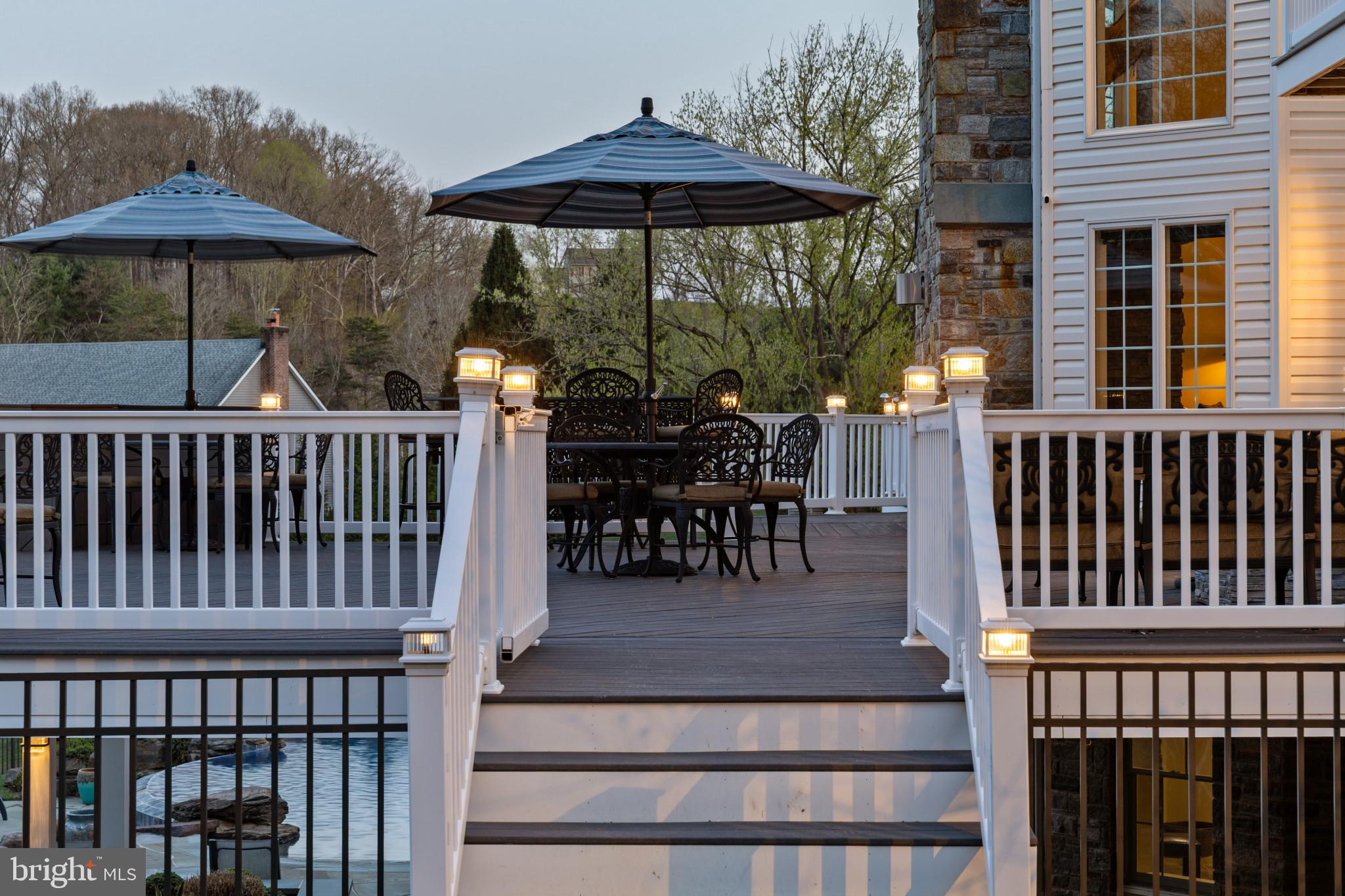 WHITE HALL - Residential