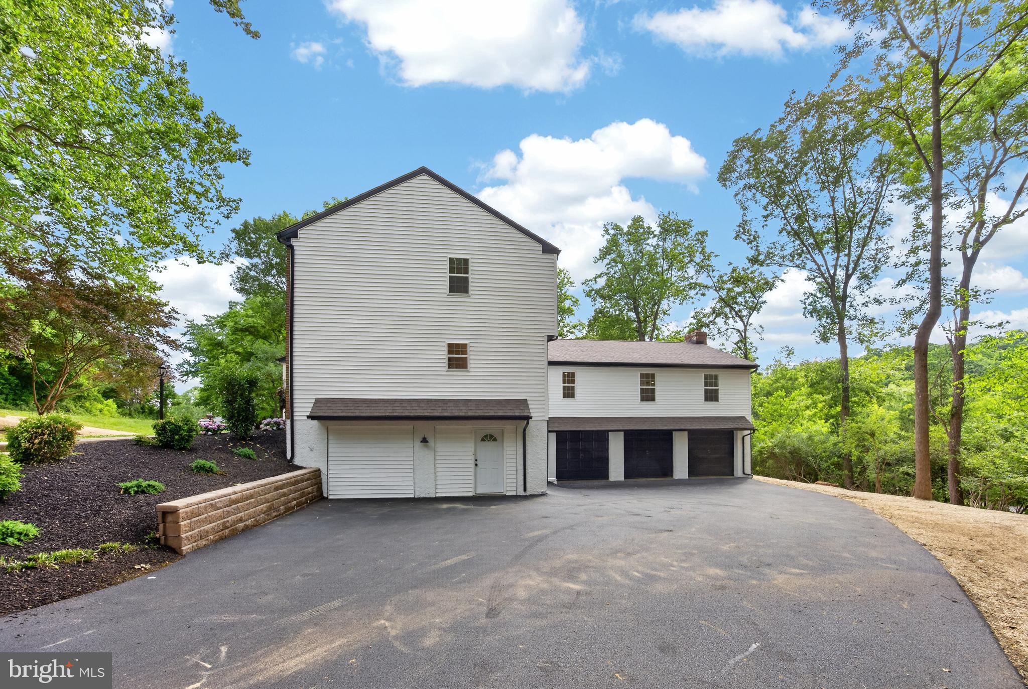 FRENCH CREEK MANOR - Residential