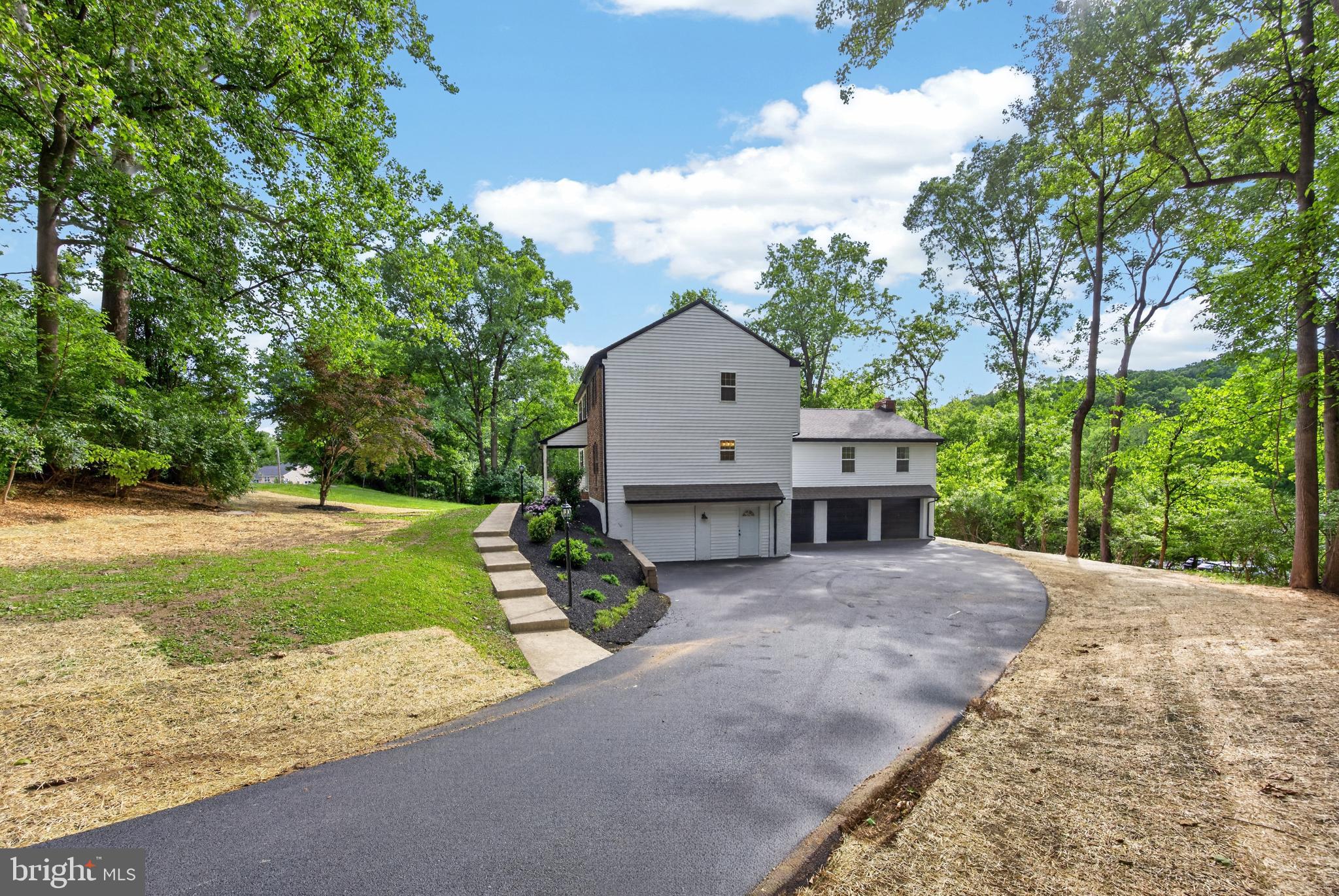 FRENCH CREEK MANOR - Residential