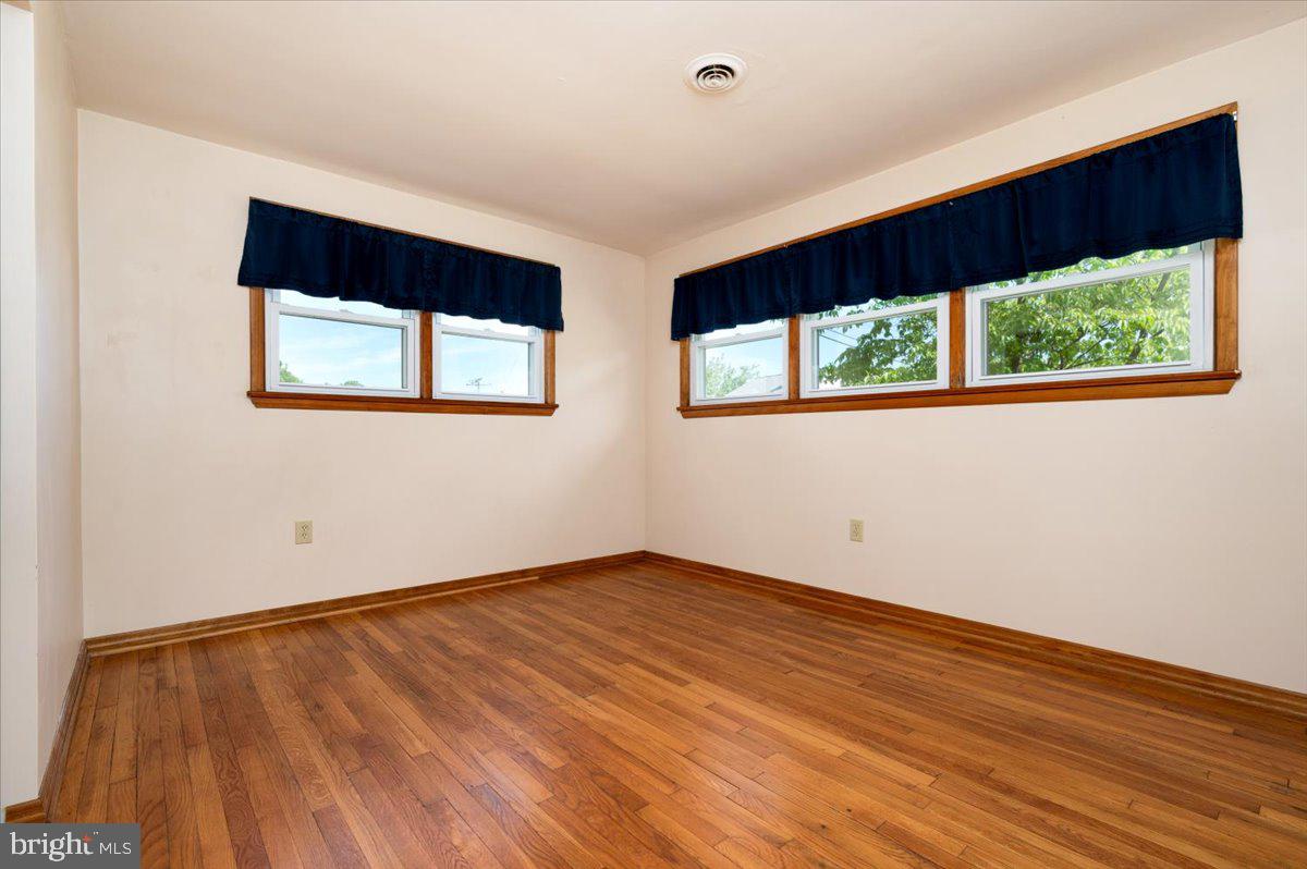 LYNCH POINT - Residential